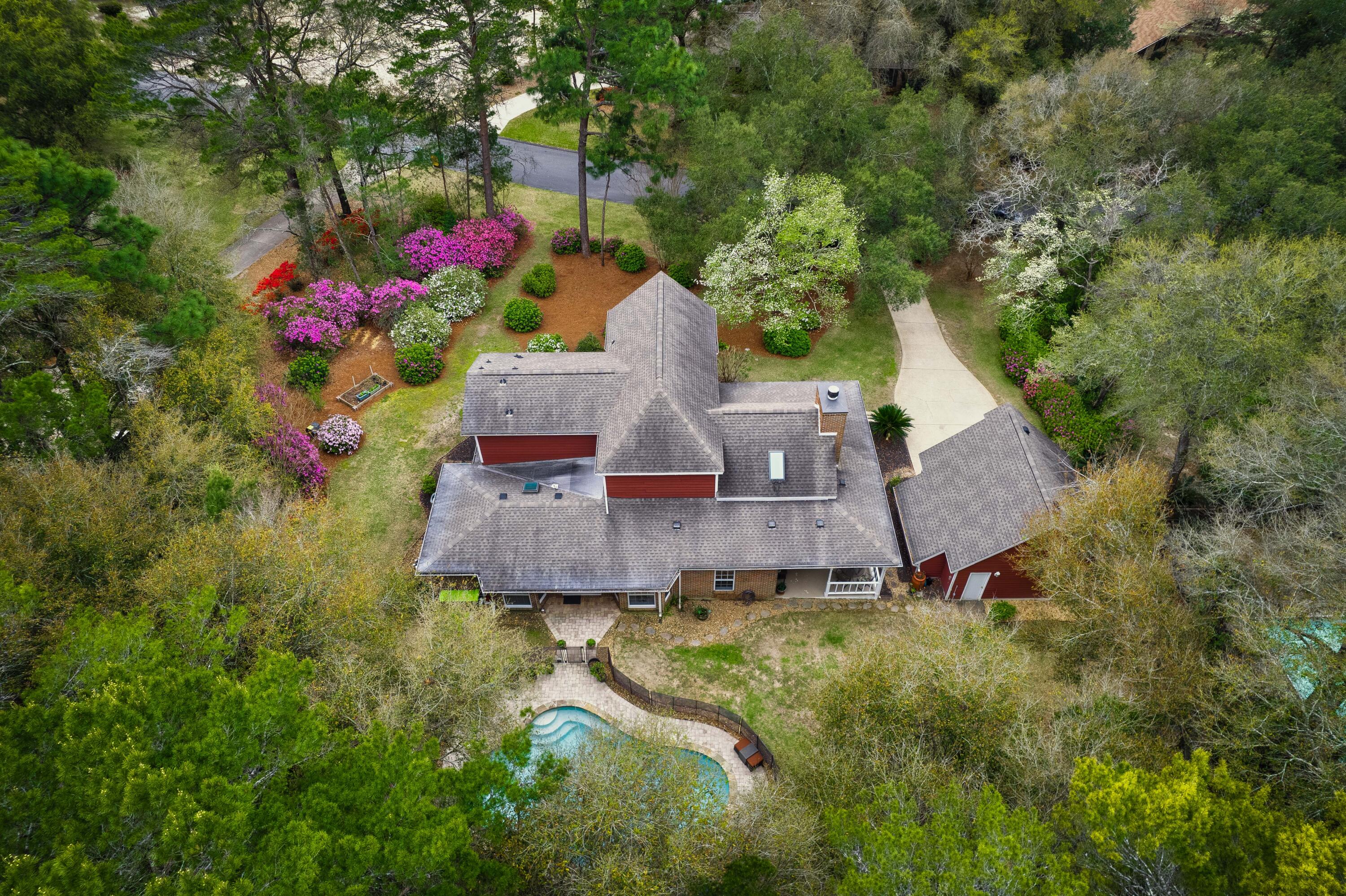 821 Lake Amick Drive