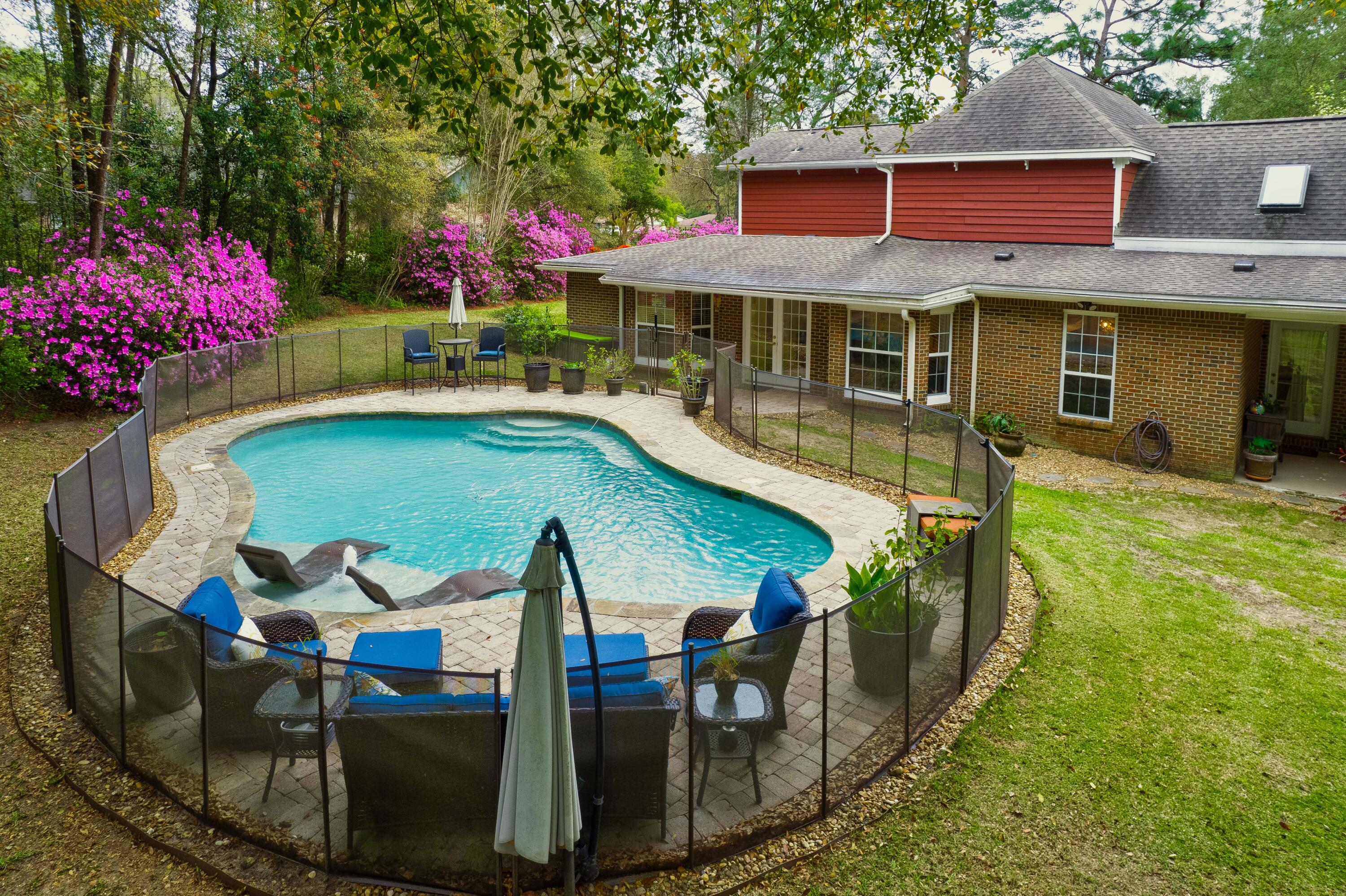 821 Lake Amick Drive