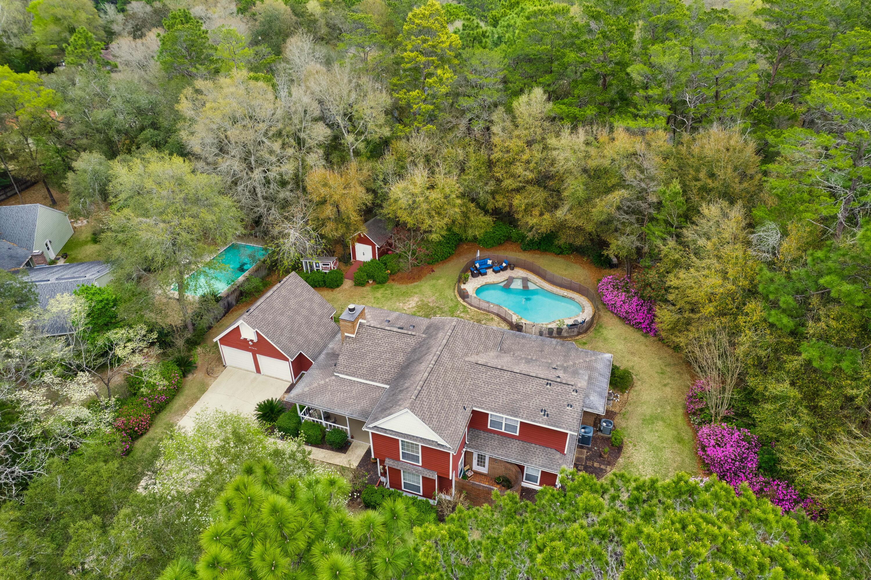 821 Lake Amick Drive