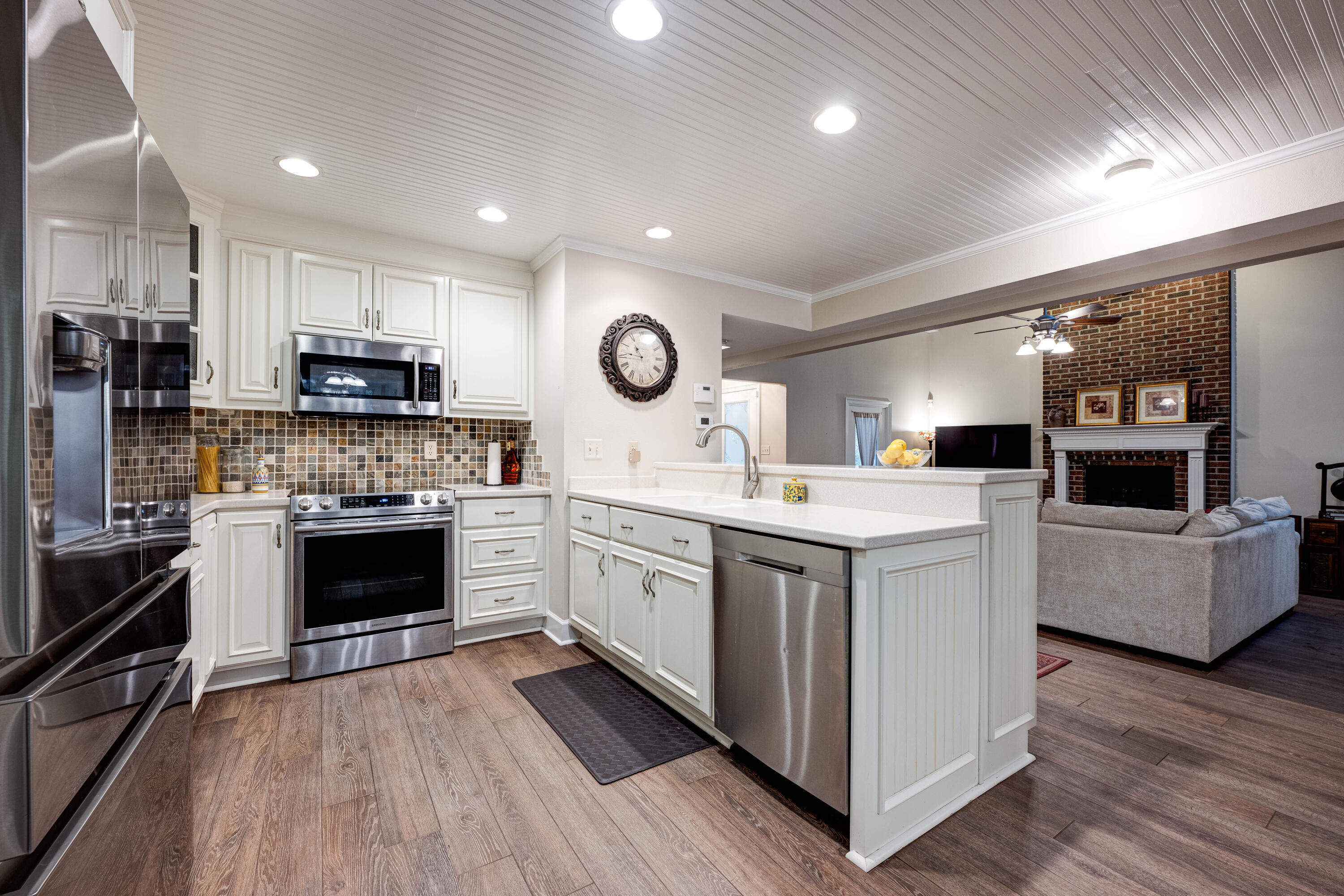 821 Lake Amick Drive