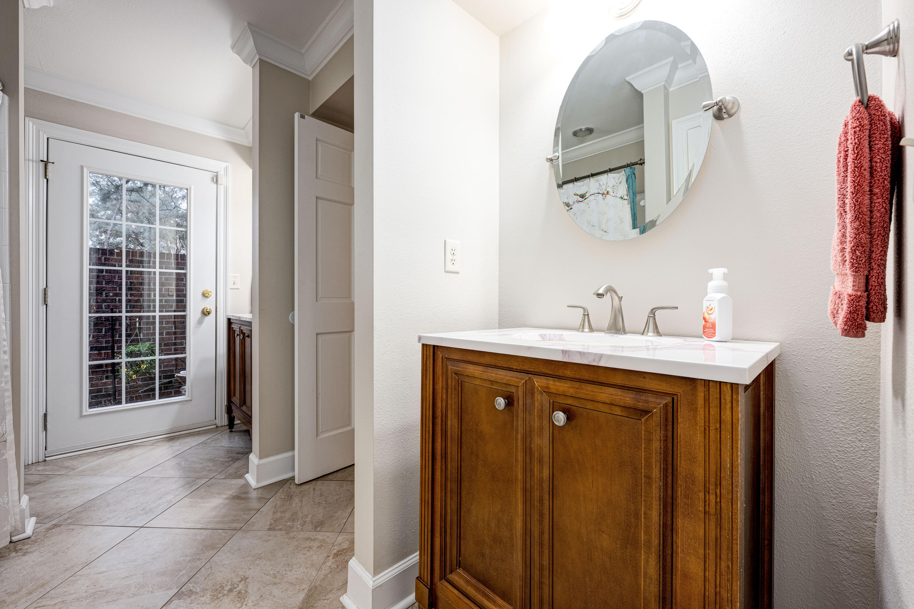 821 Lake Amick Drive