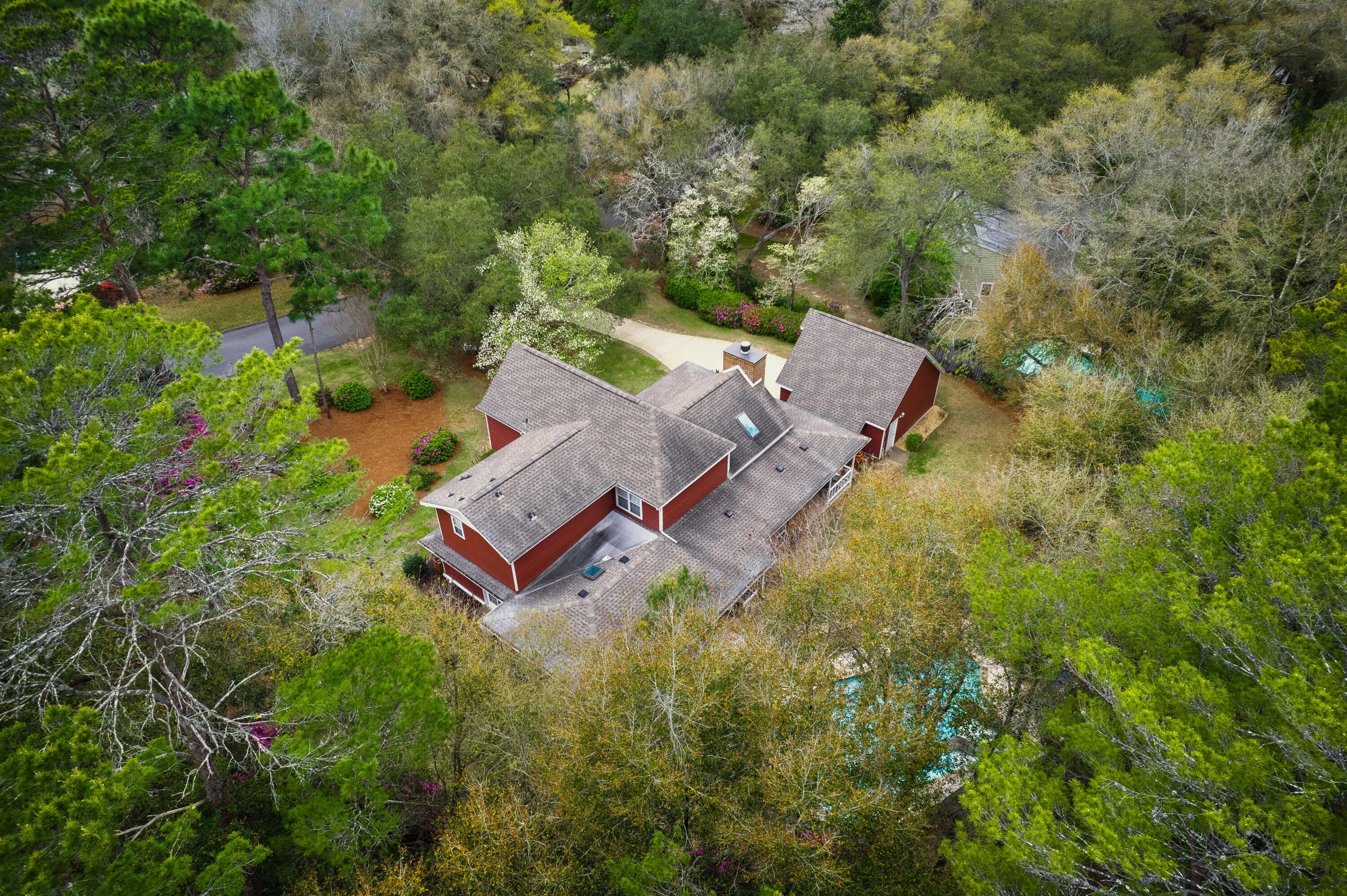 821 Lake Amick Drive