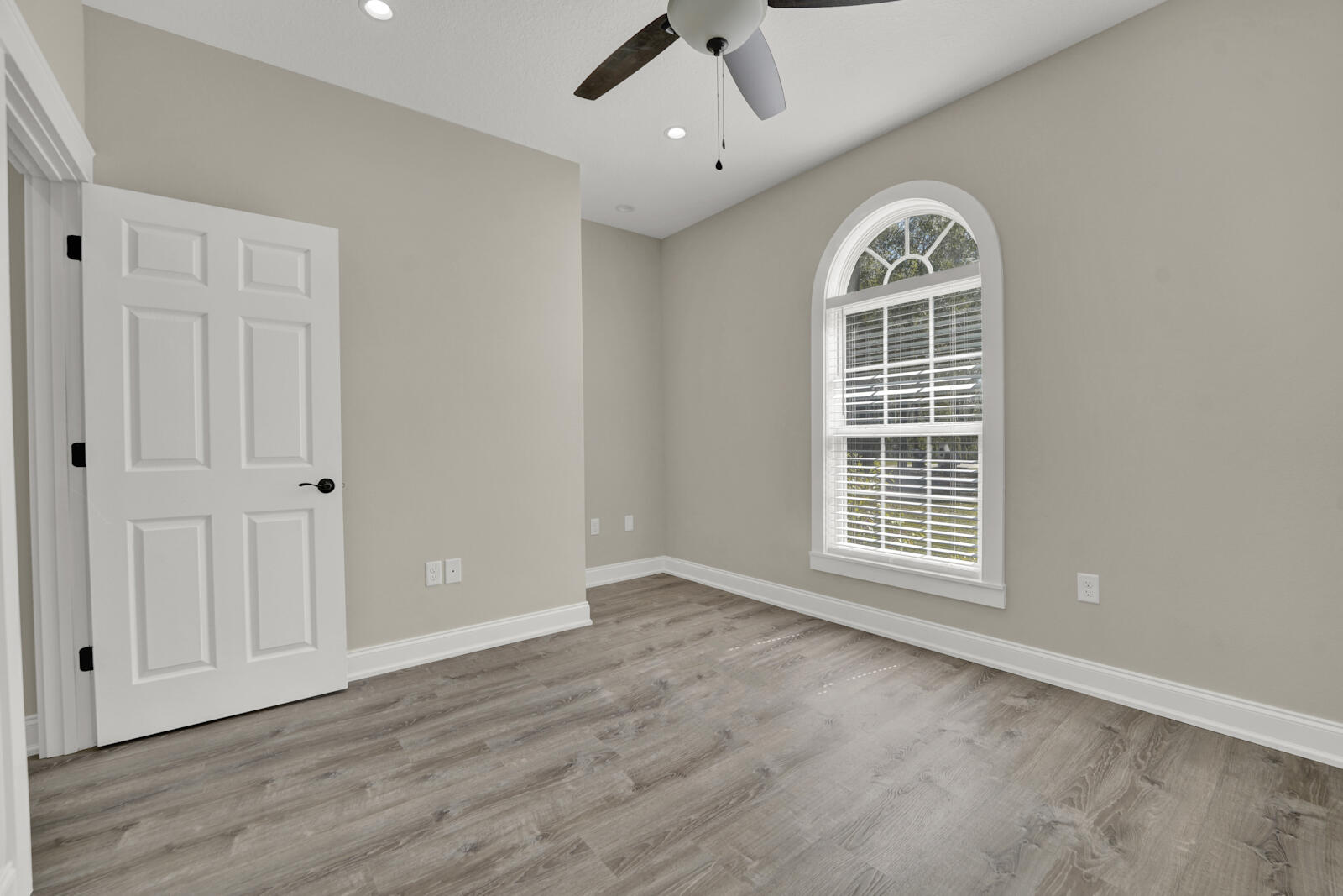 252 Waterview Cove Drive