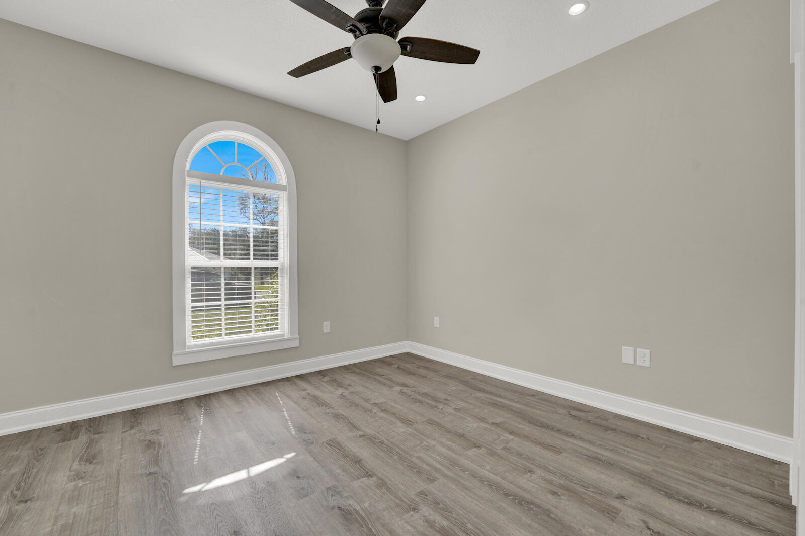 252 Waterview Cove Drive