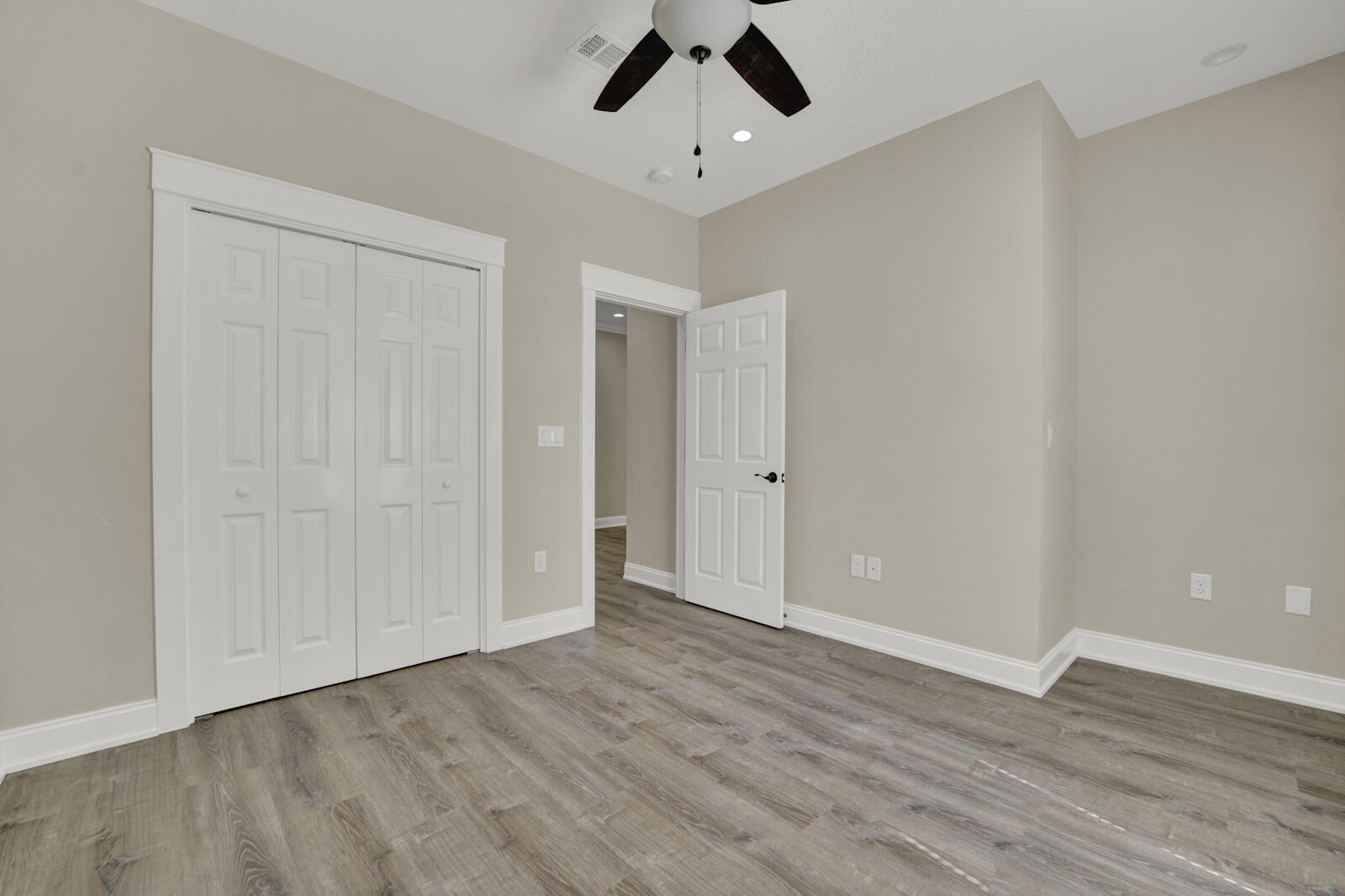 252 Waterview Cove Drive