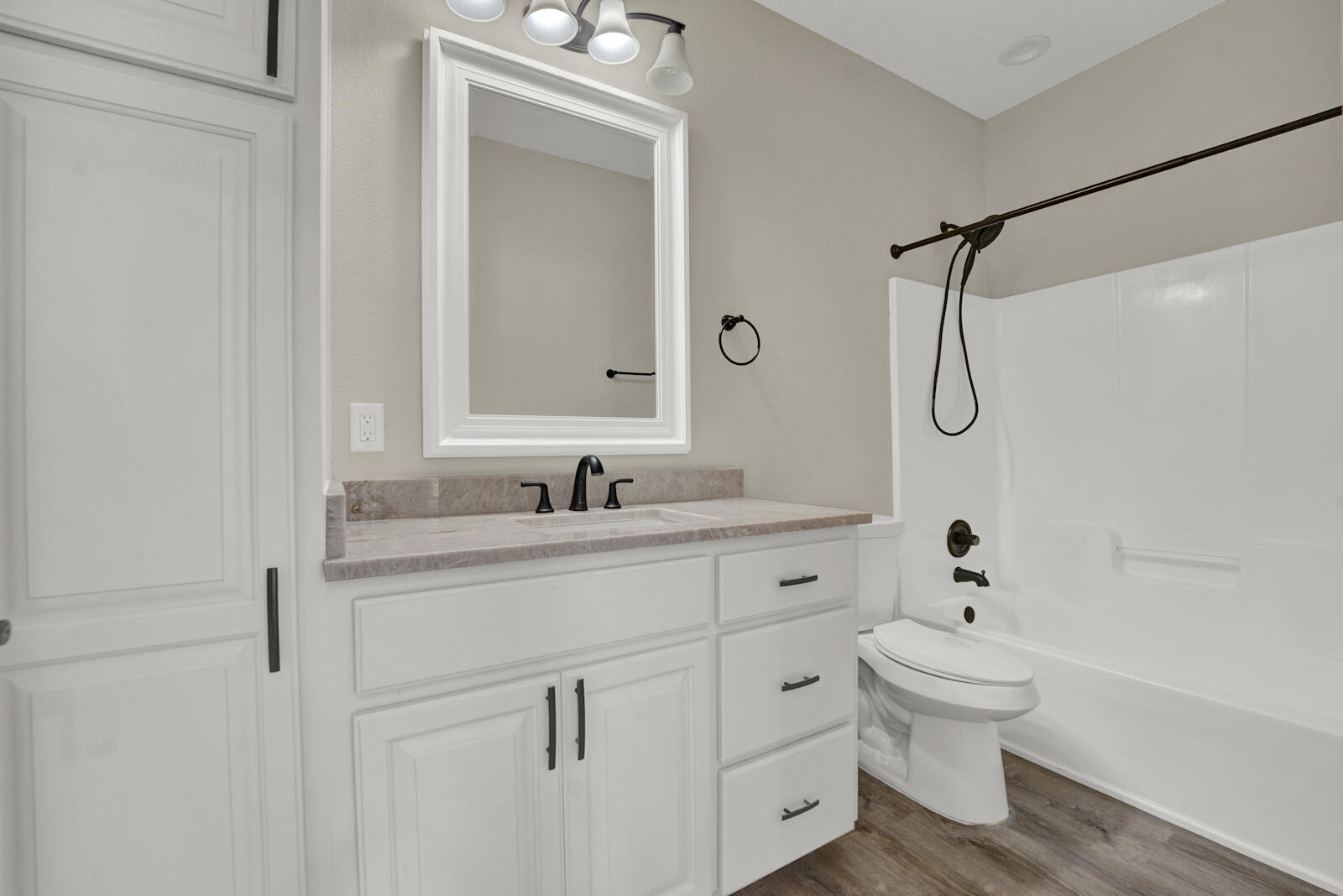 252 Waterview Cove Drive