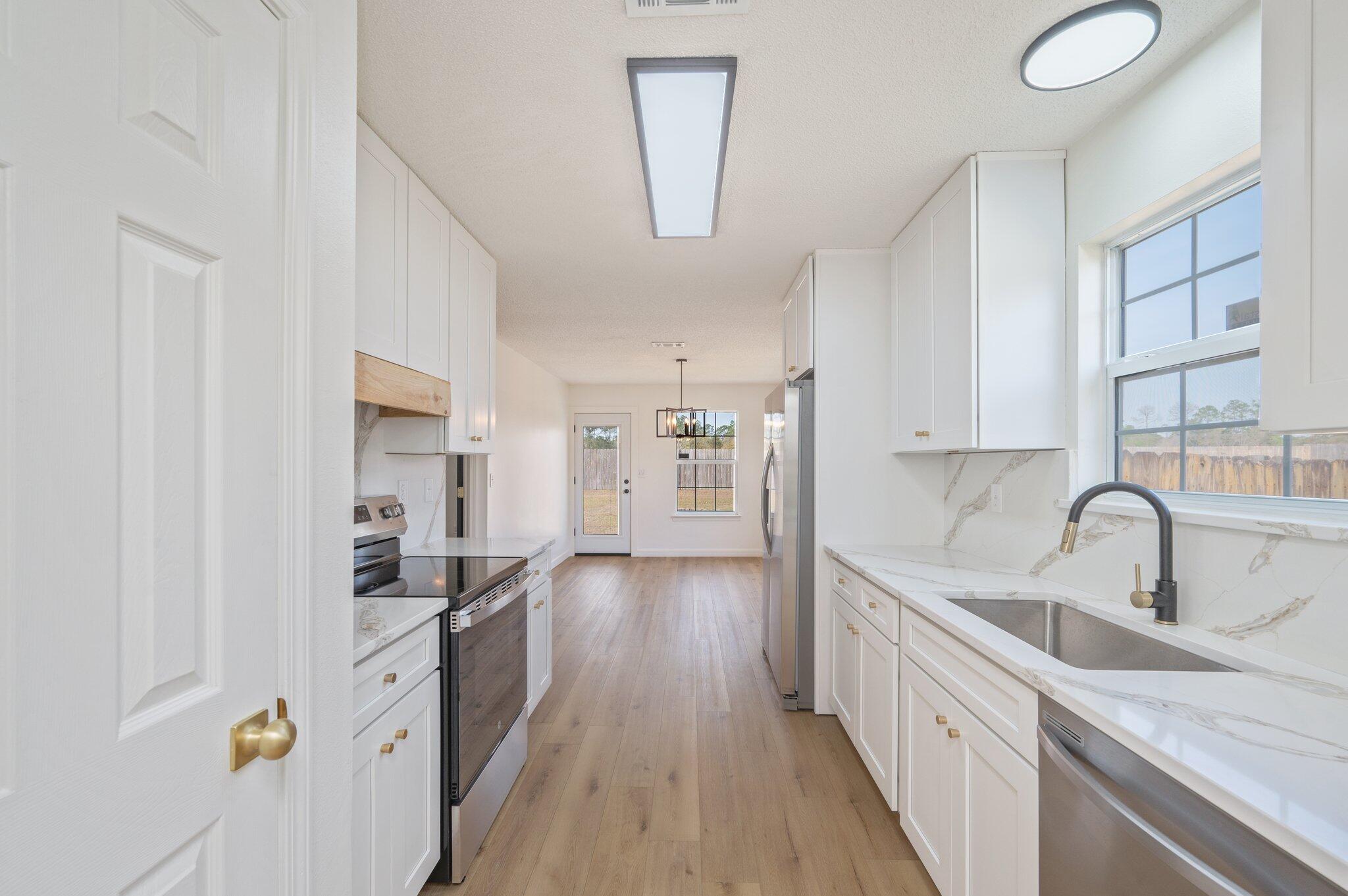221 Tiffot Court