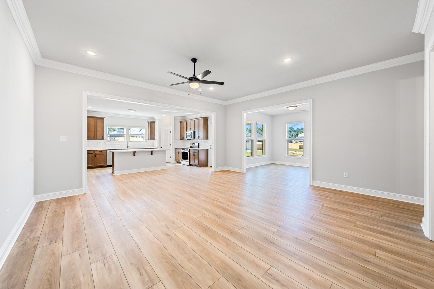 2743 Louis Circle