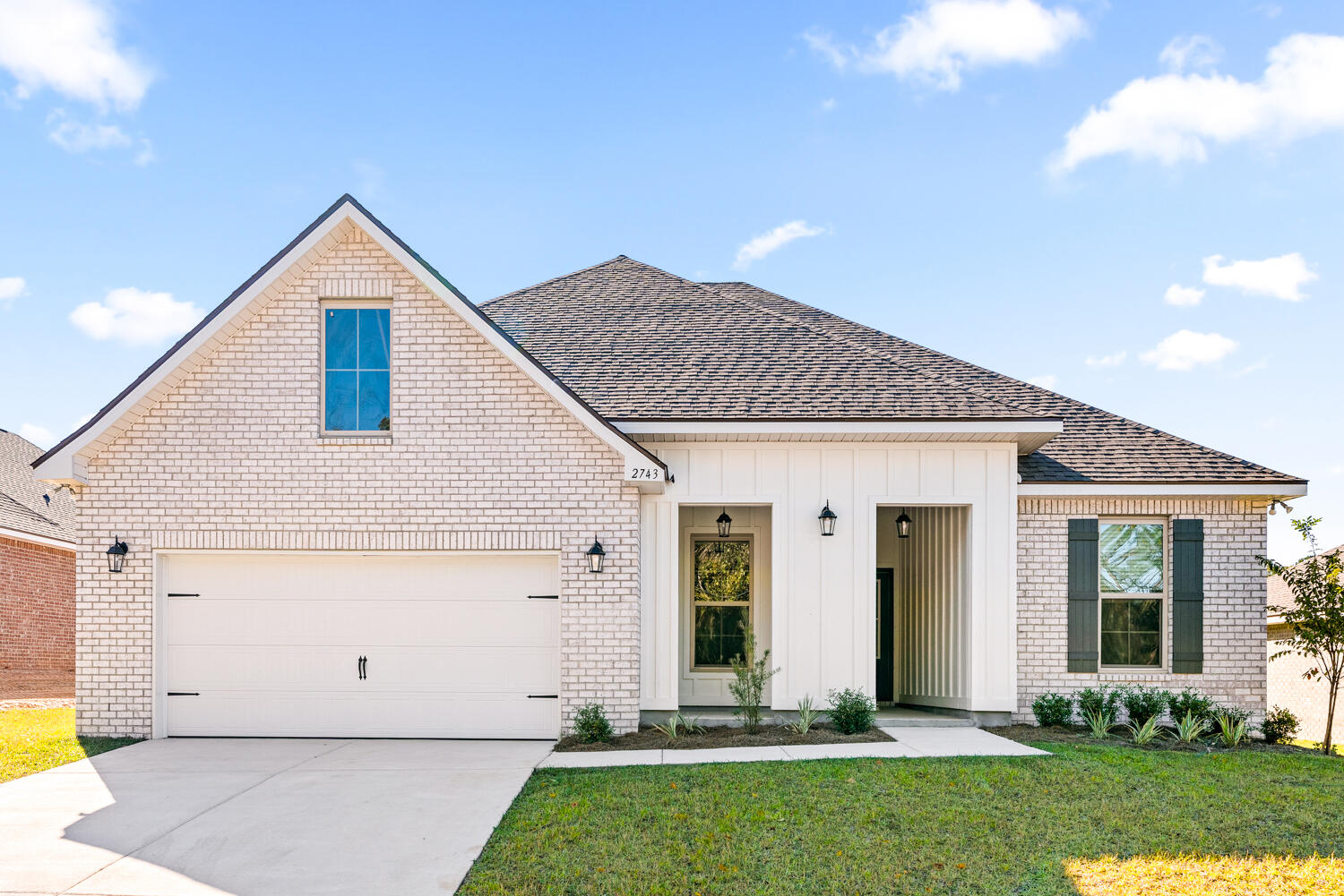 2743 Louis Circle