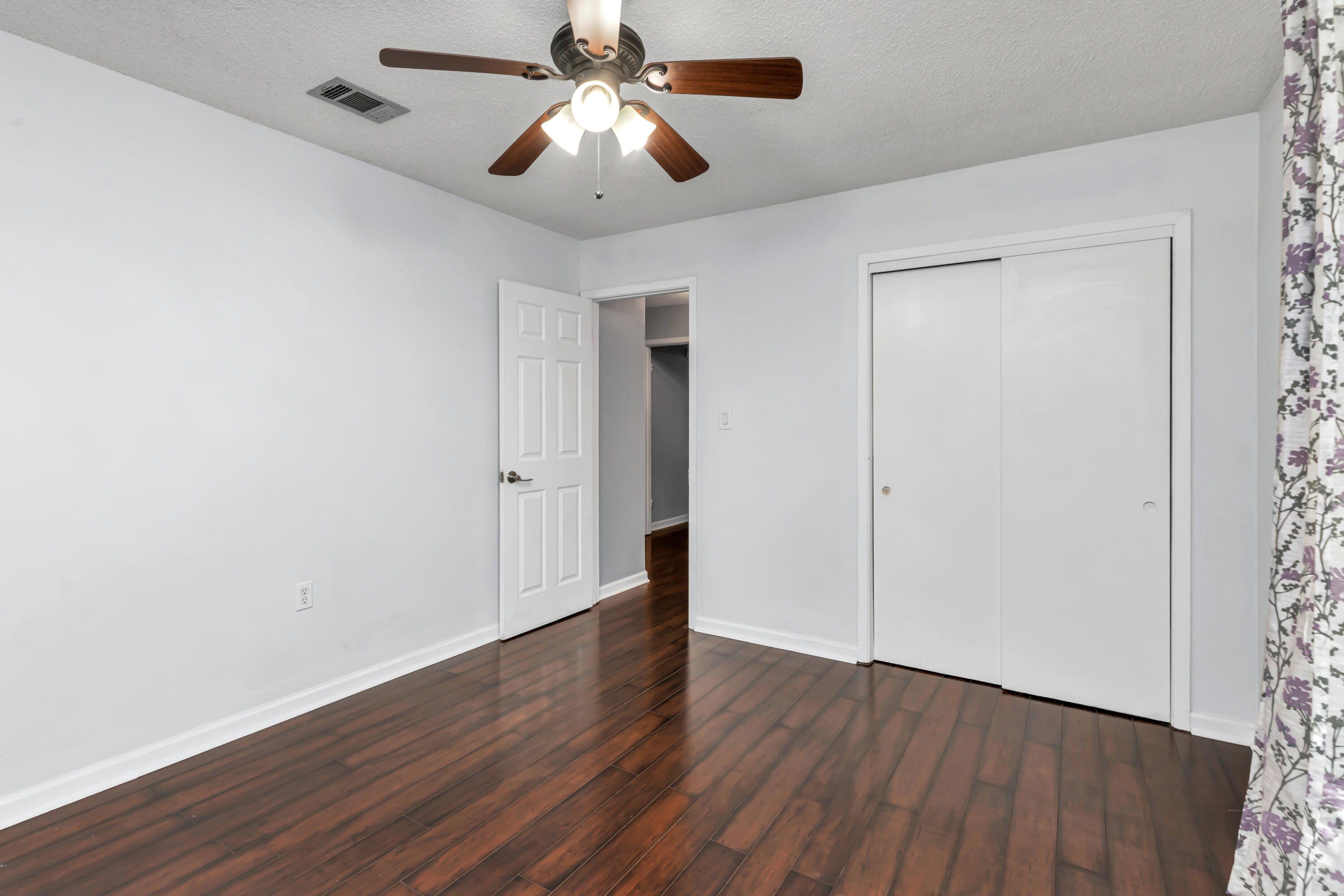 1029 Boulevard De La Parisenne