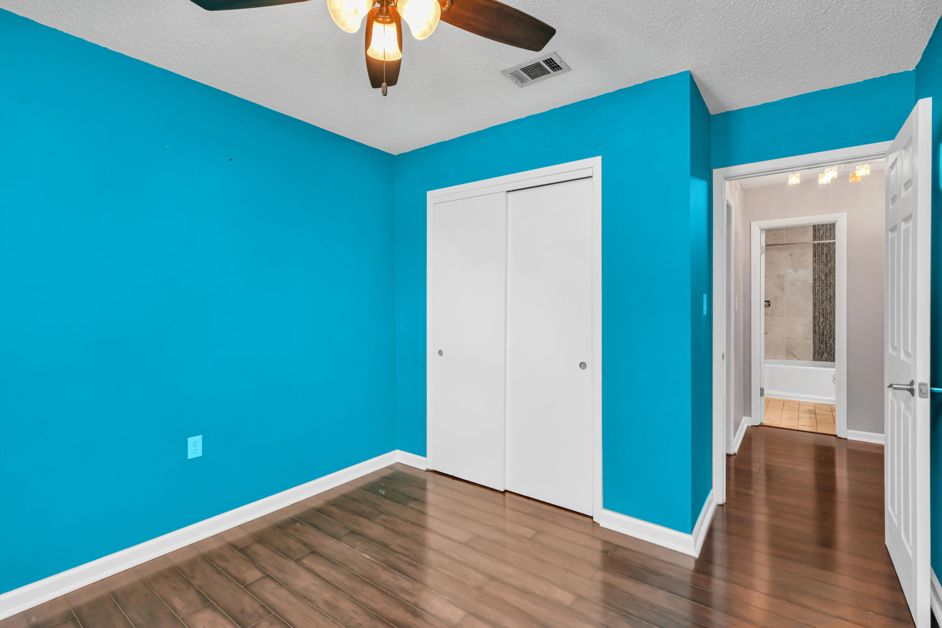 1029 Boulevard De La Parisenne