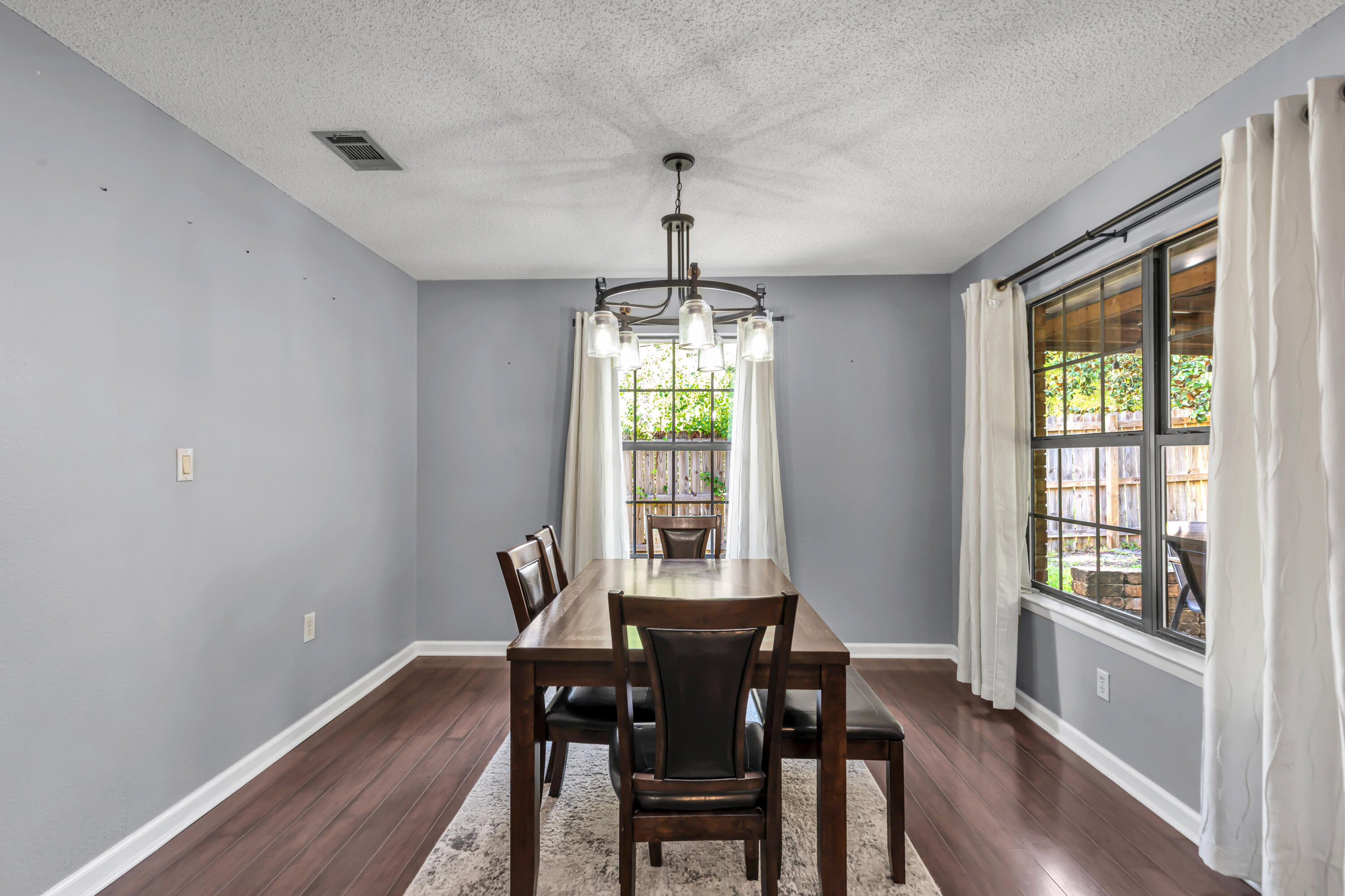 1029 Boulevard De La Parisenne