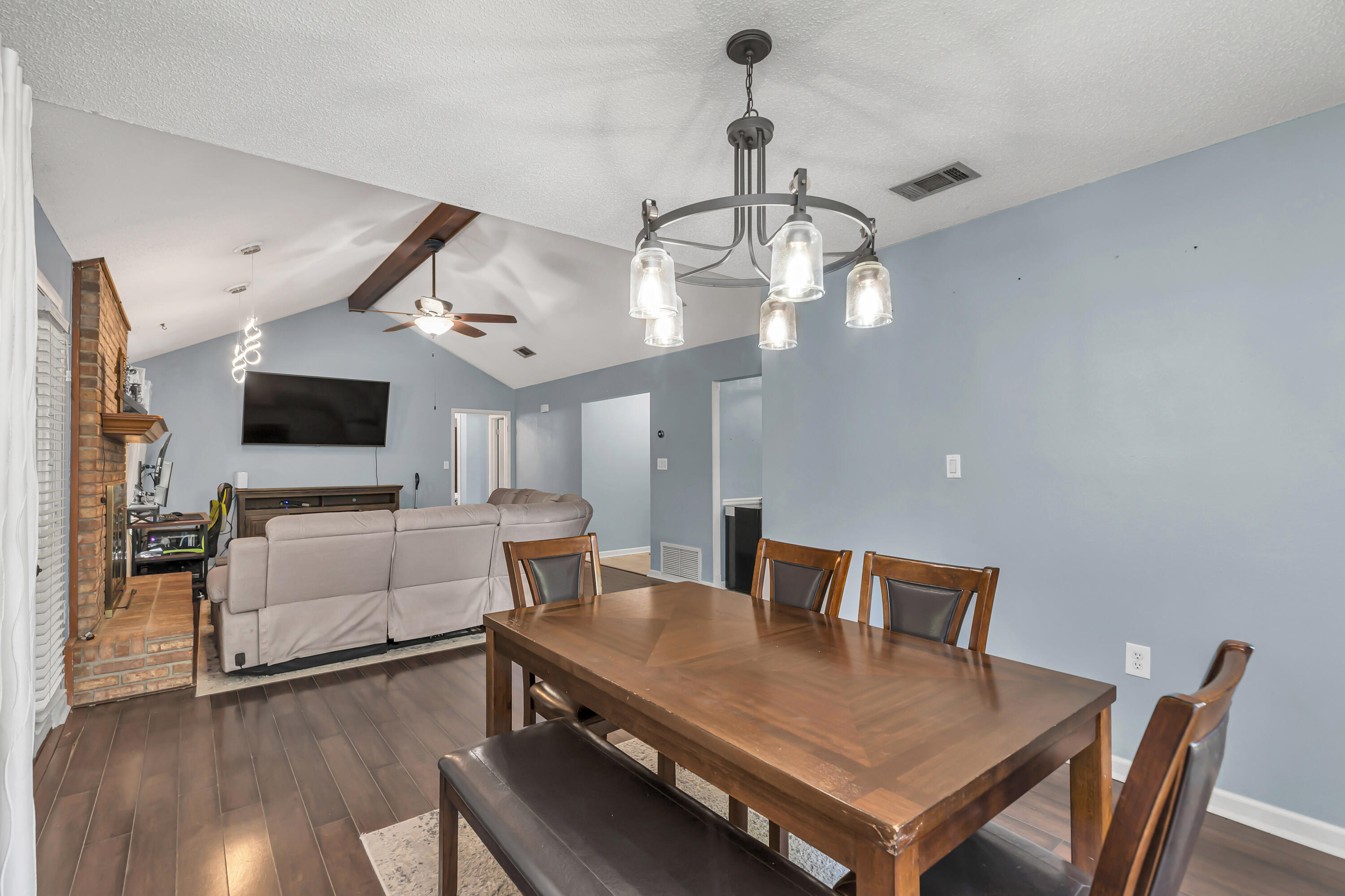 1029 Boulevard De La Parisenne