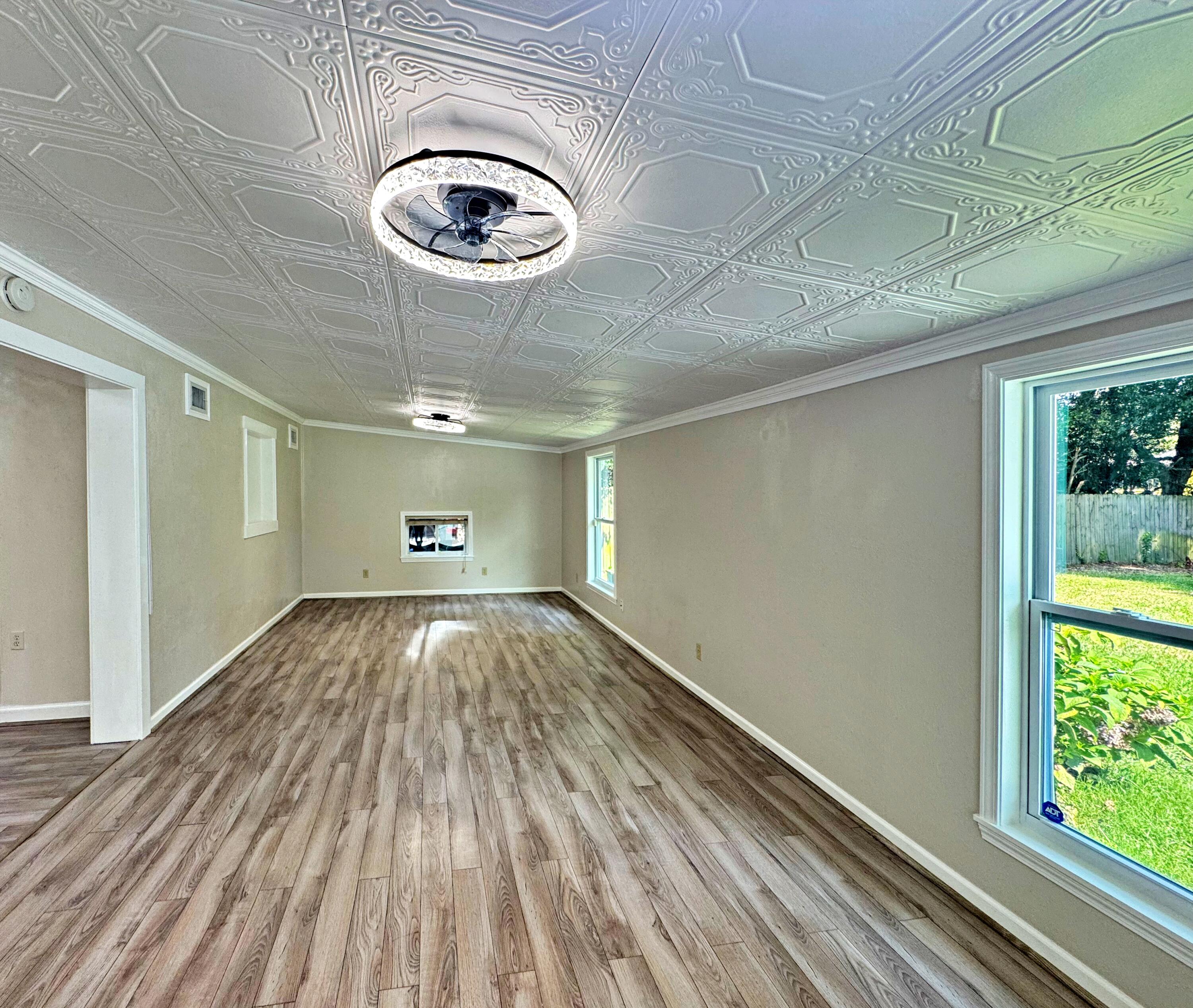 25 NW Memorial Parkway