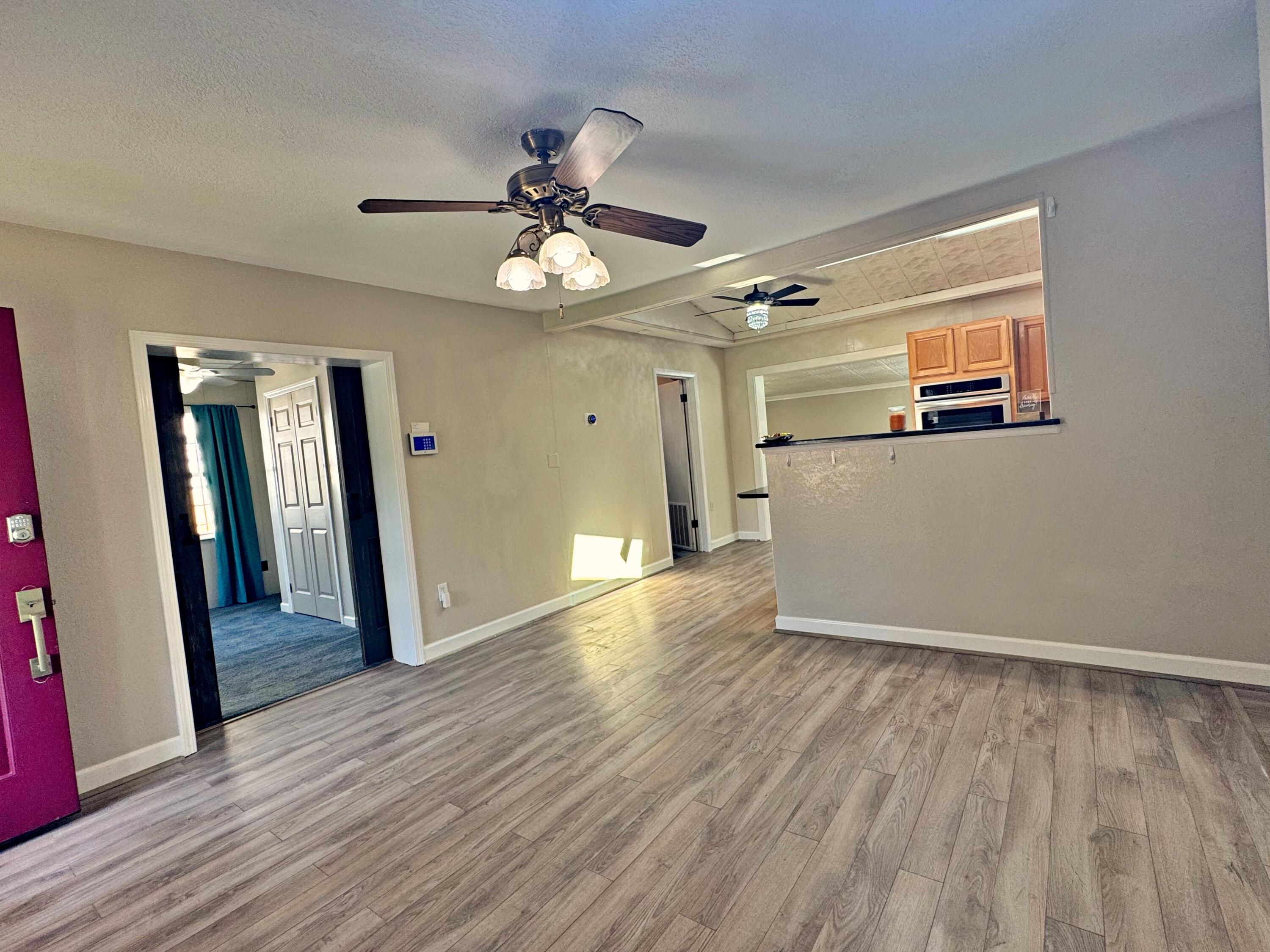 25 NW Memorial Parkway