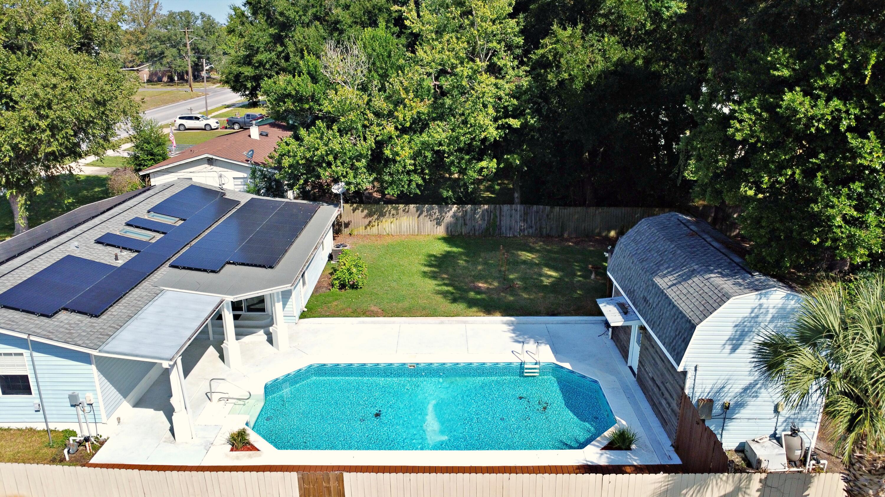 25 NW Memorial Parkway