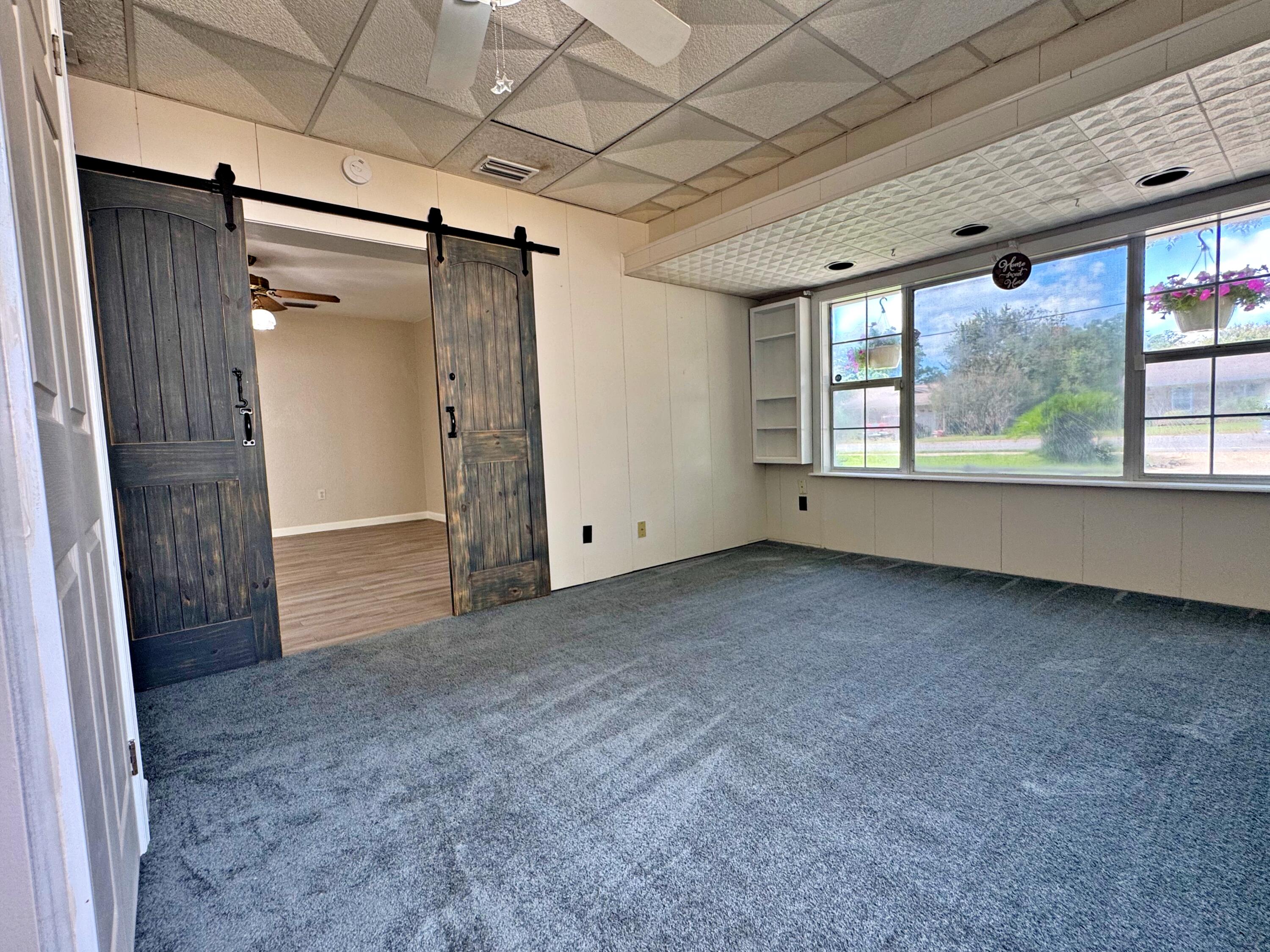 25 NW Memorial Parkway
