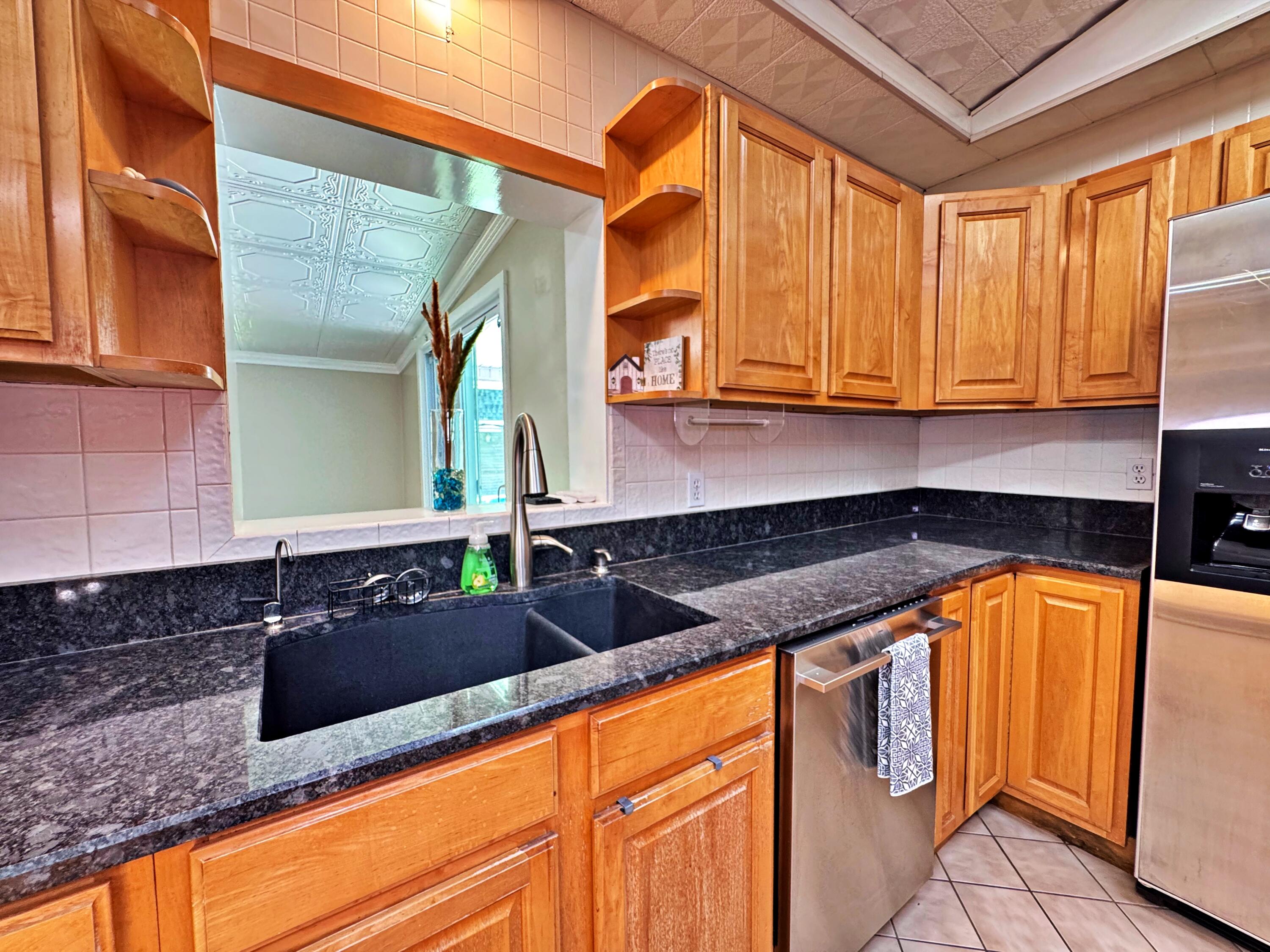 25 NW Memorial Parkway