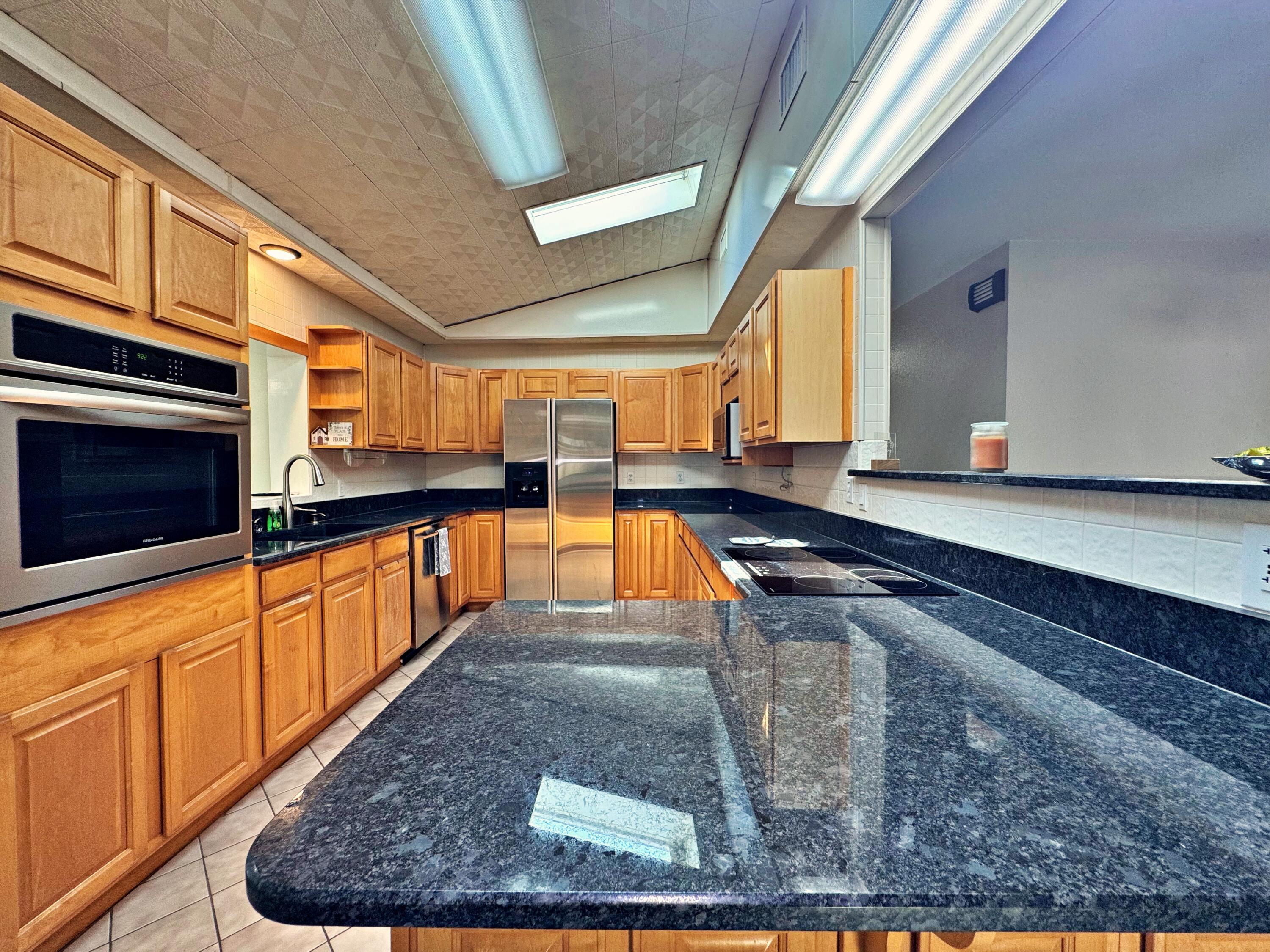 25 NW Memorial Parkway