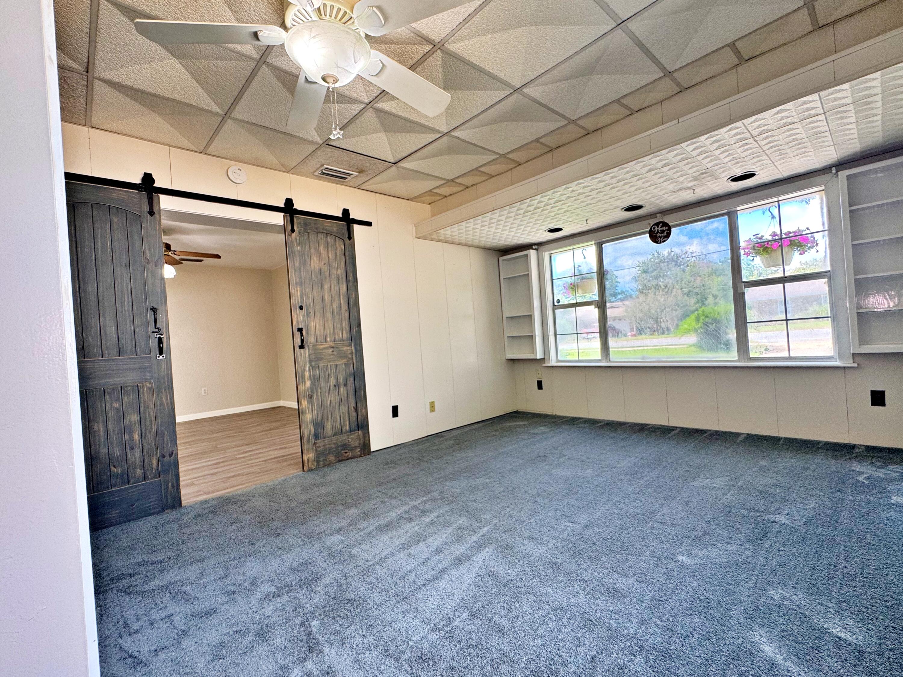 25 NW Memorial Parkway