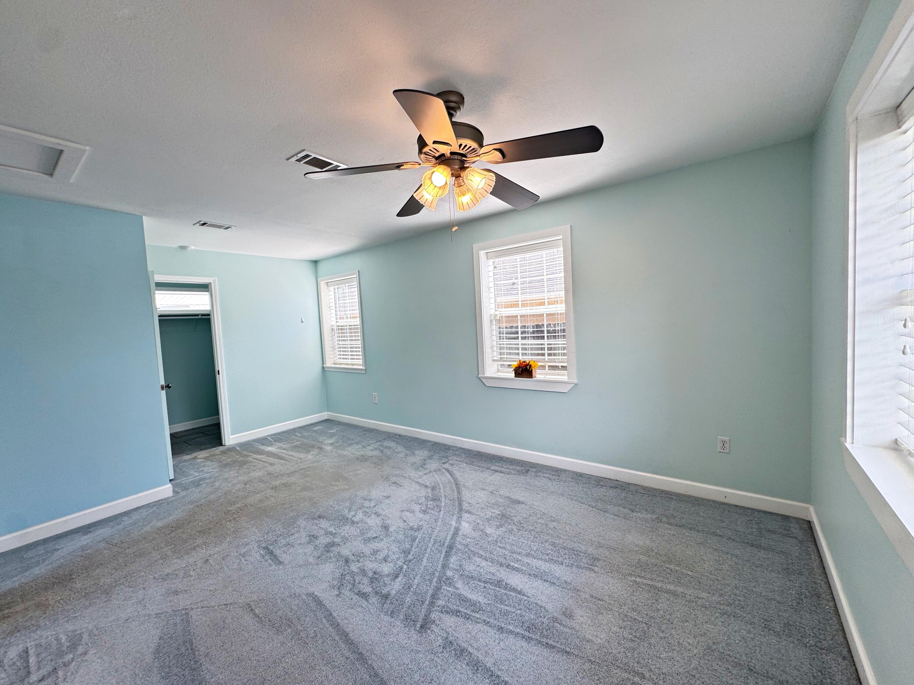 25 NW Memorial Parkway
