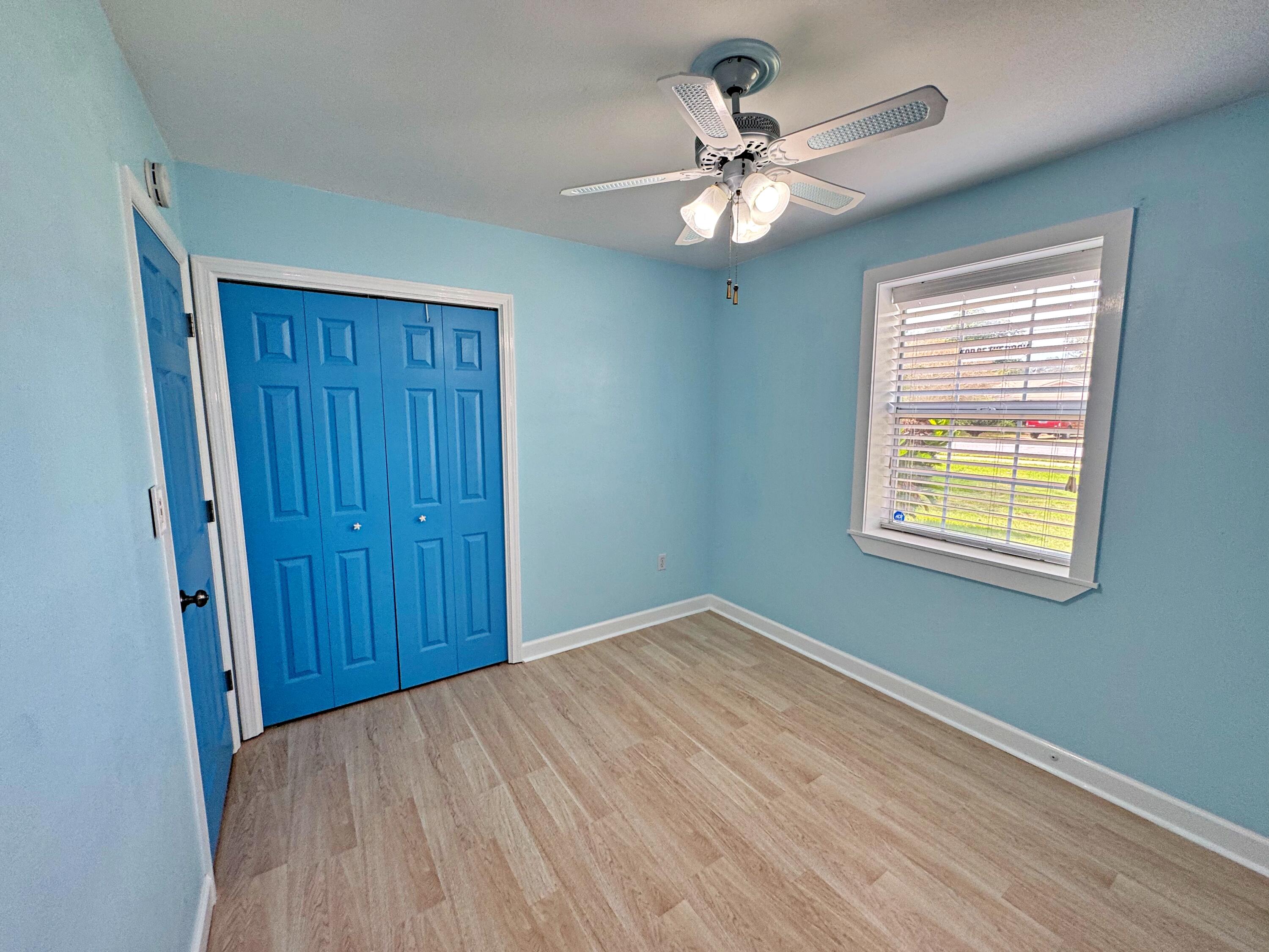 25 NW Memorial Parkway