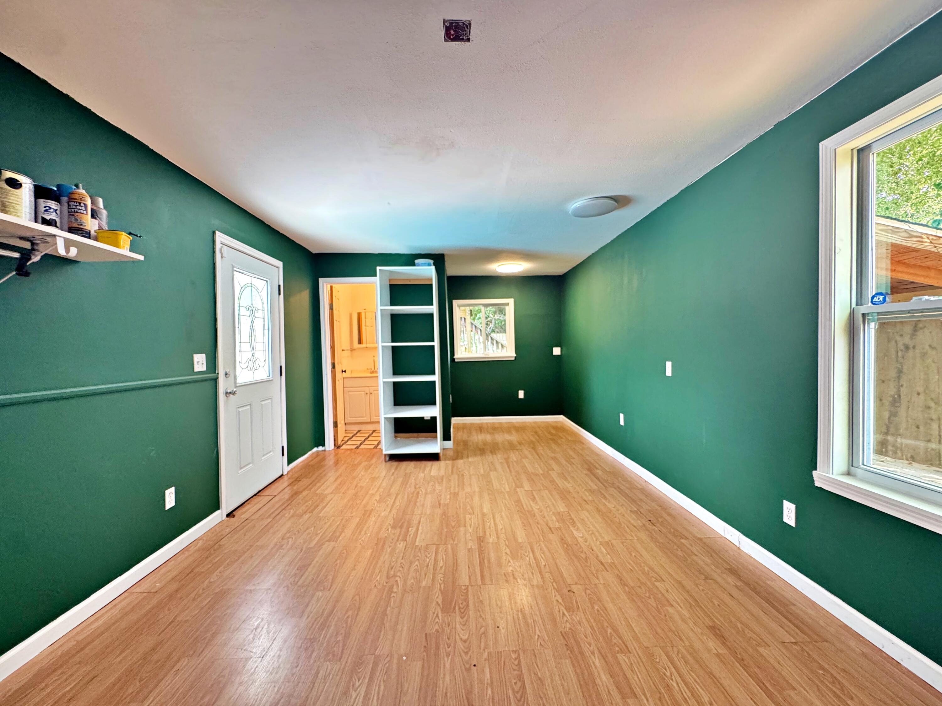 25 NW Memorial Parkway