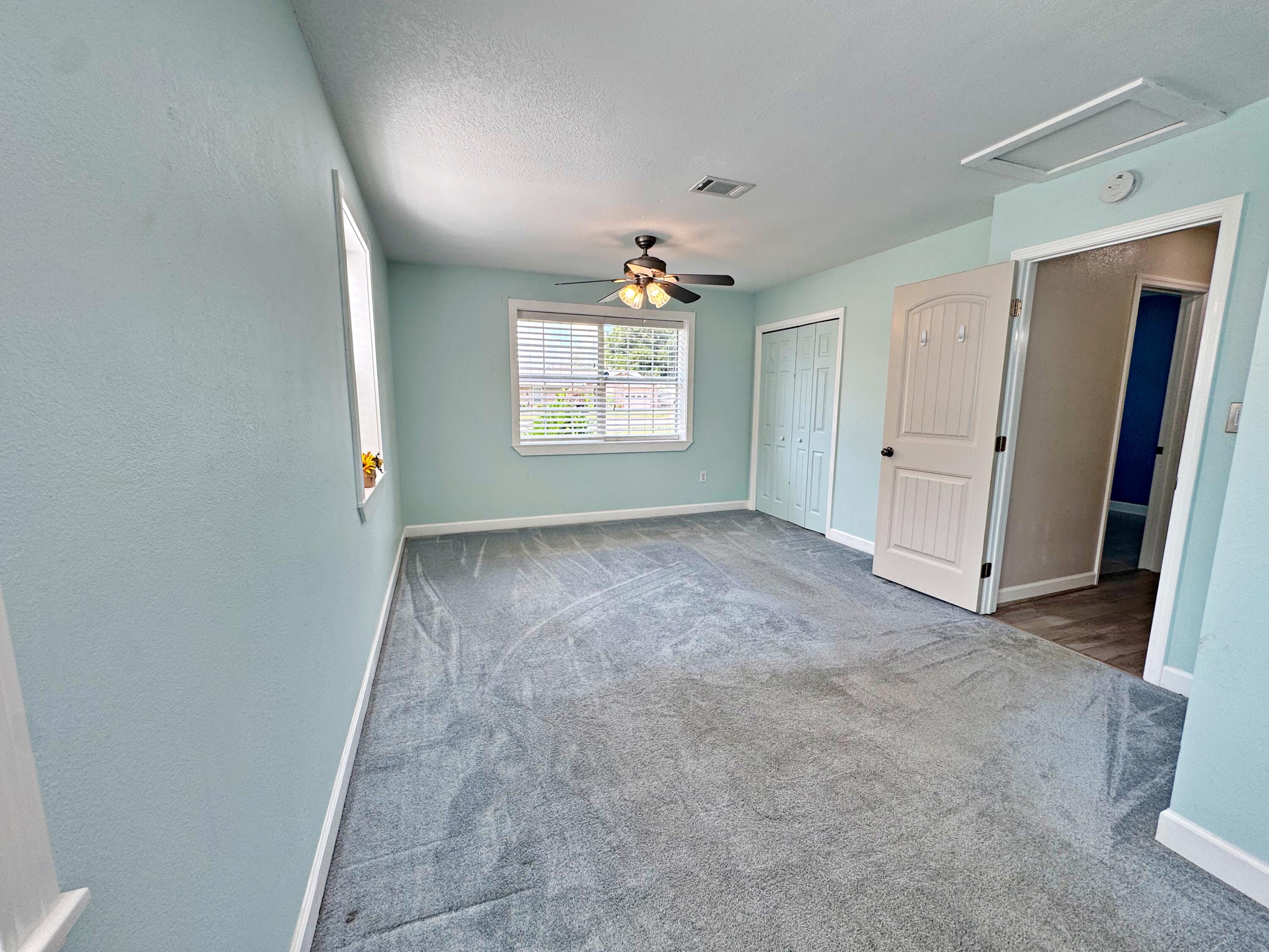 25 NW Memorial Parkway