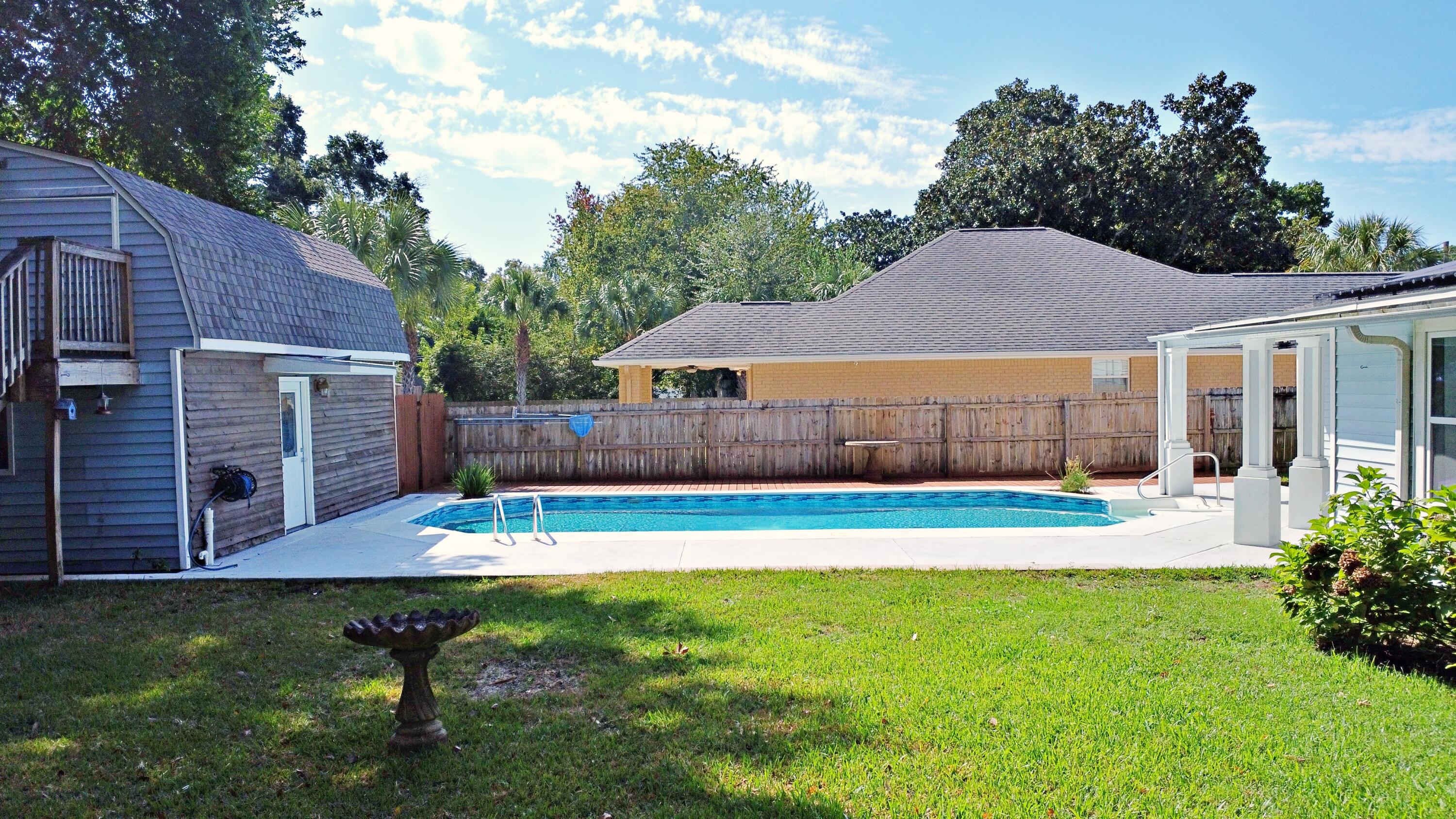 25 NW Memorial Parkway