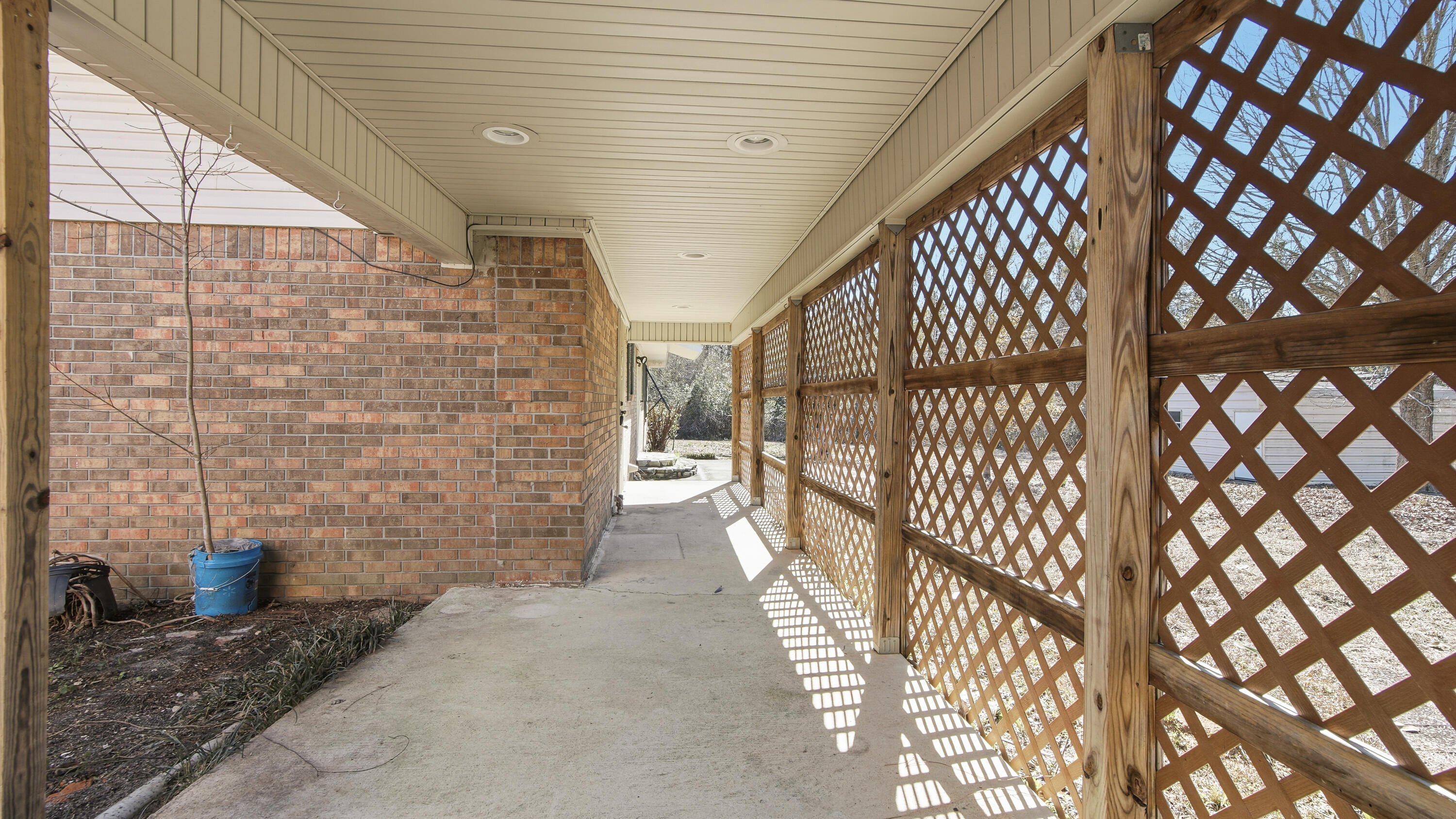 23203 N Us Highway 331
