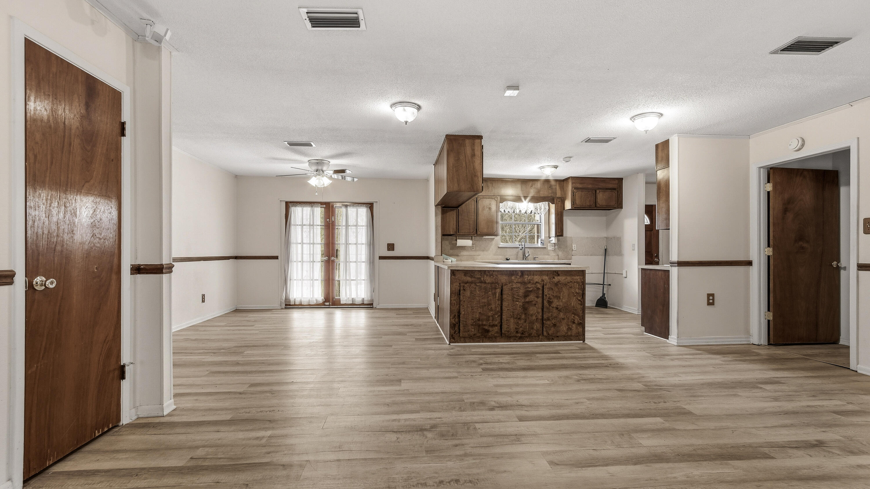 23203 N Us Highway 331