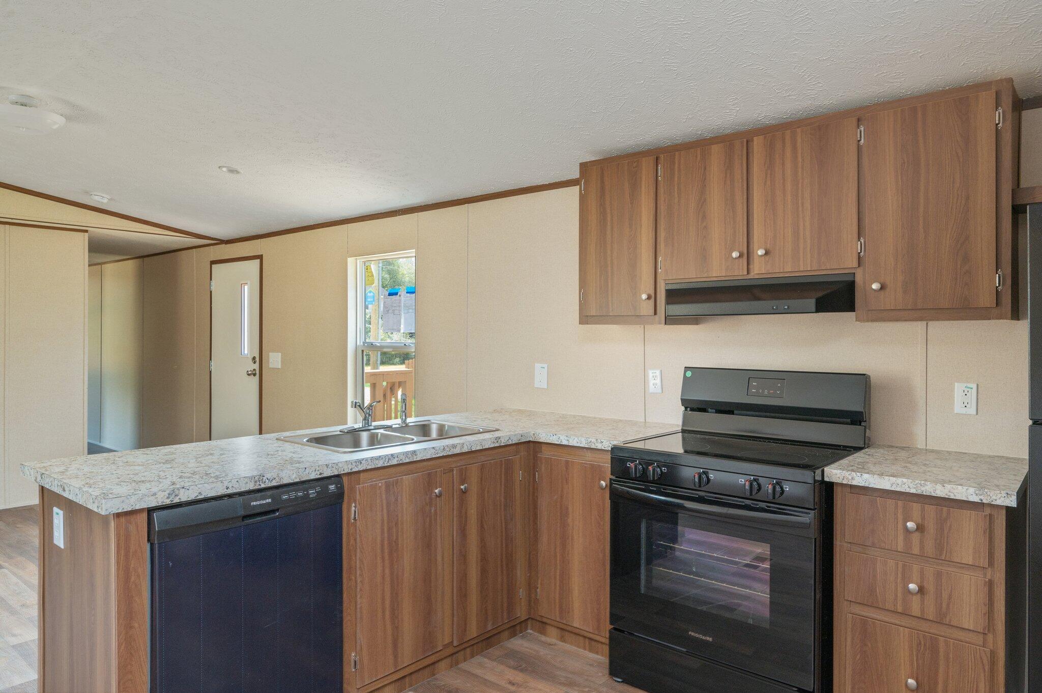 382 W ROYAL PALM AVE, DeFuniak Springs