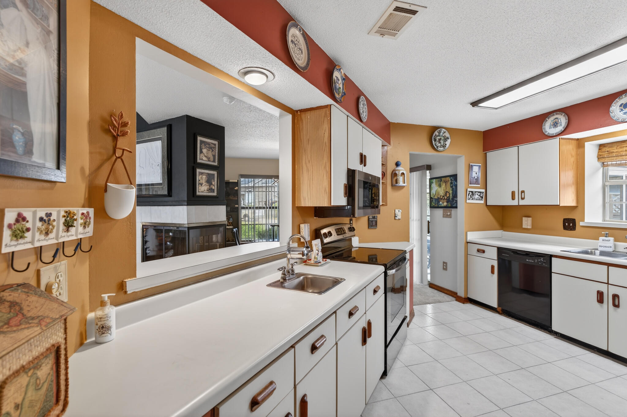 1509 W Mariah Way