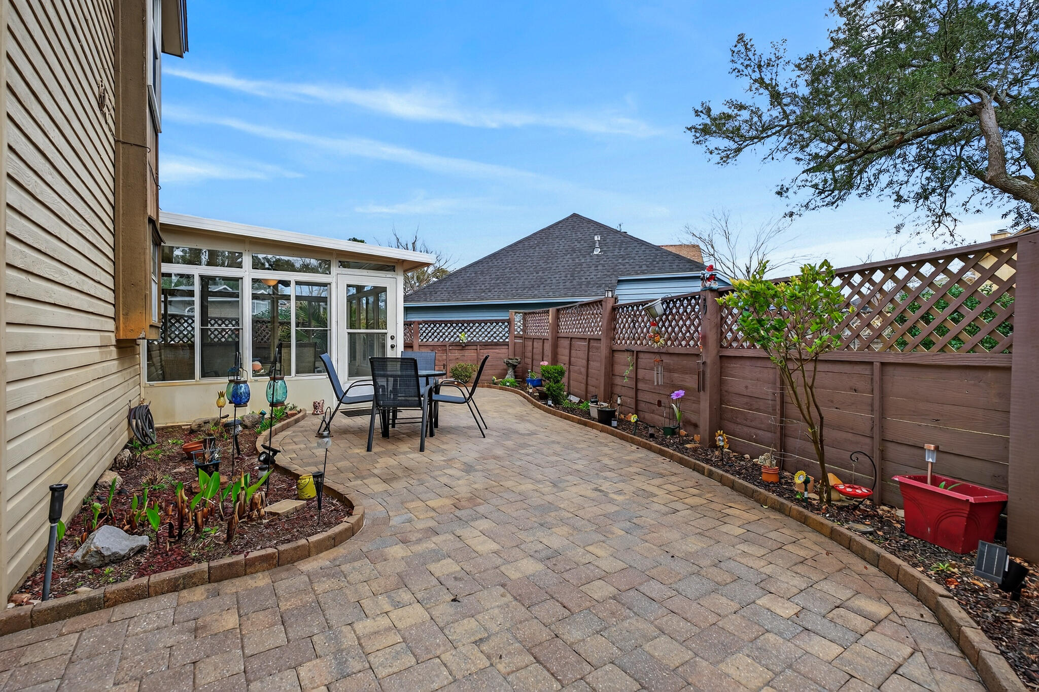 1509 W Mariah Way
