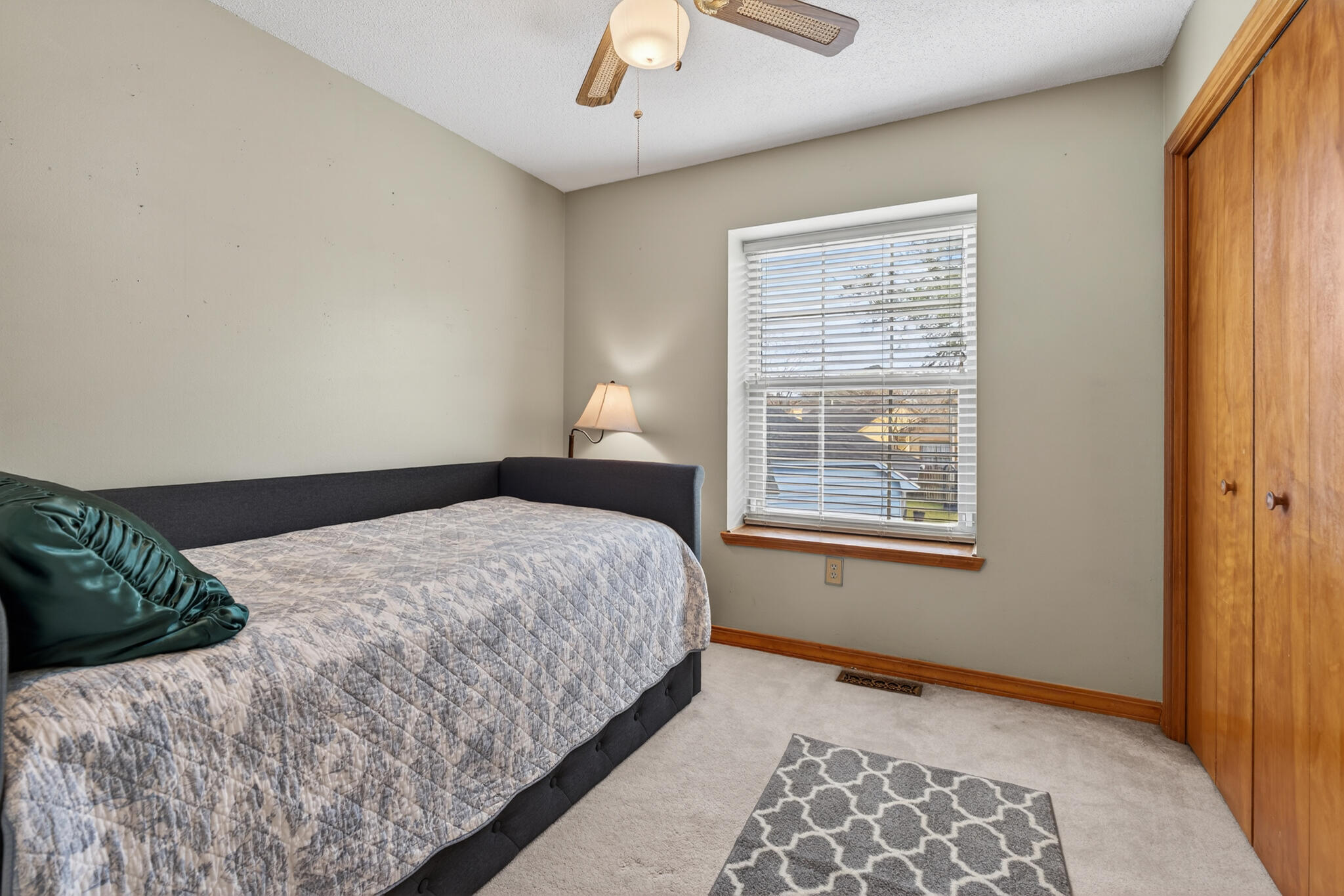 1509 W Mariah Way