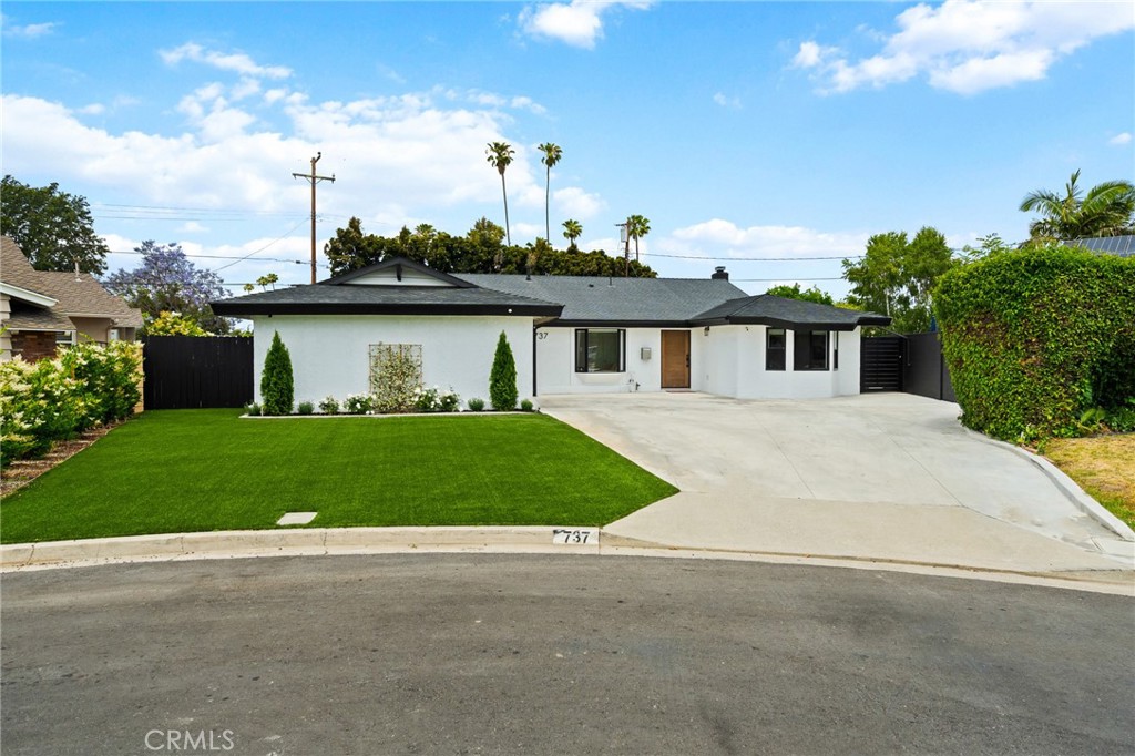 737 Paseo Place