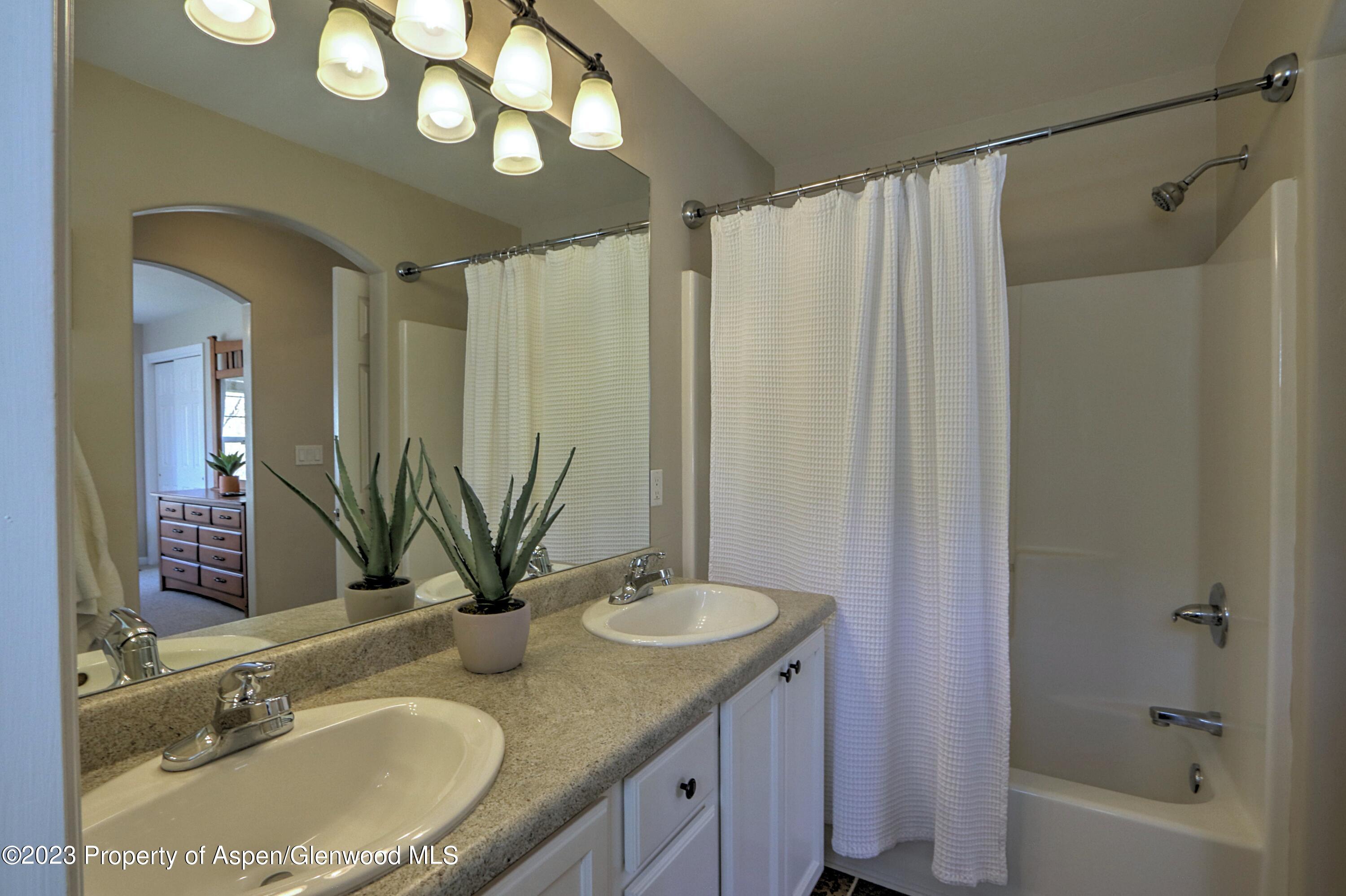 638 S Wildhorse Drive