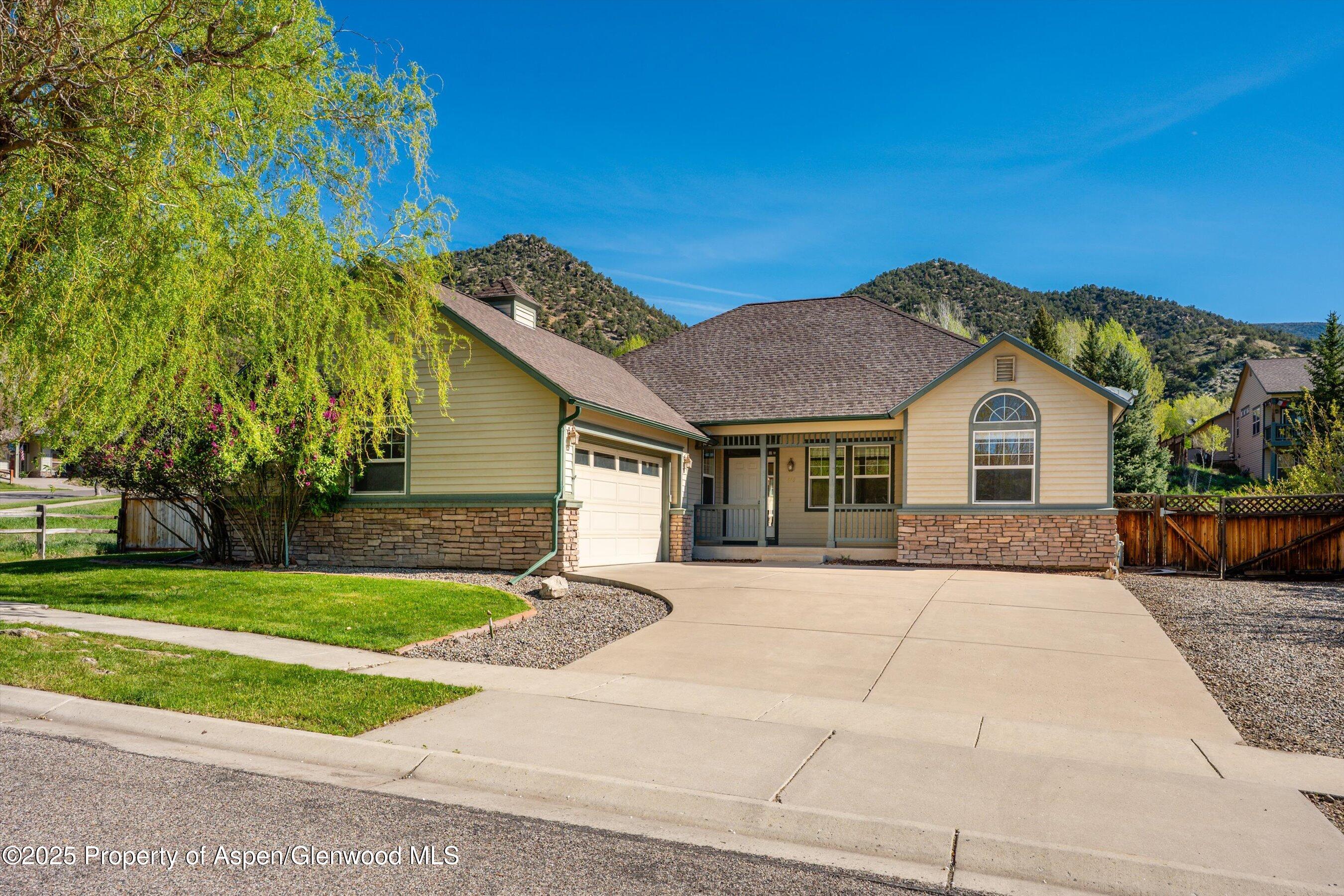 440 STAGE COACH Lane