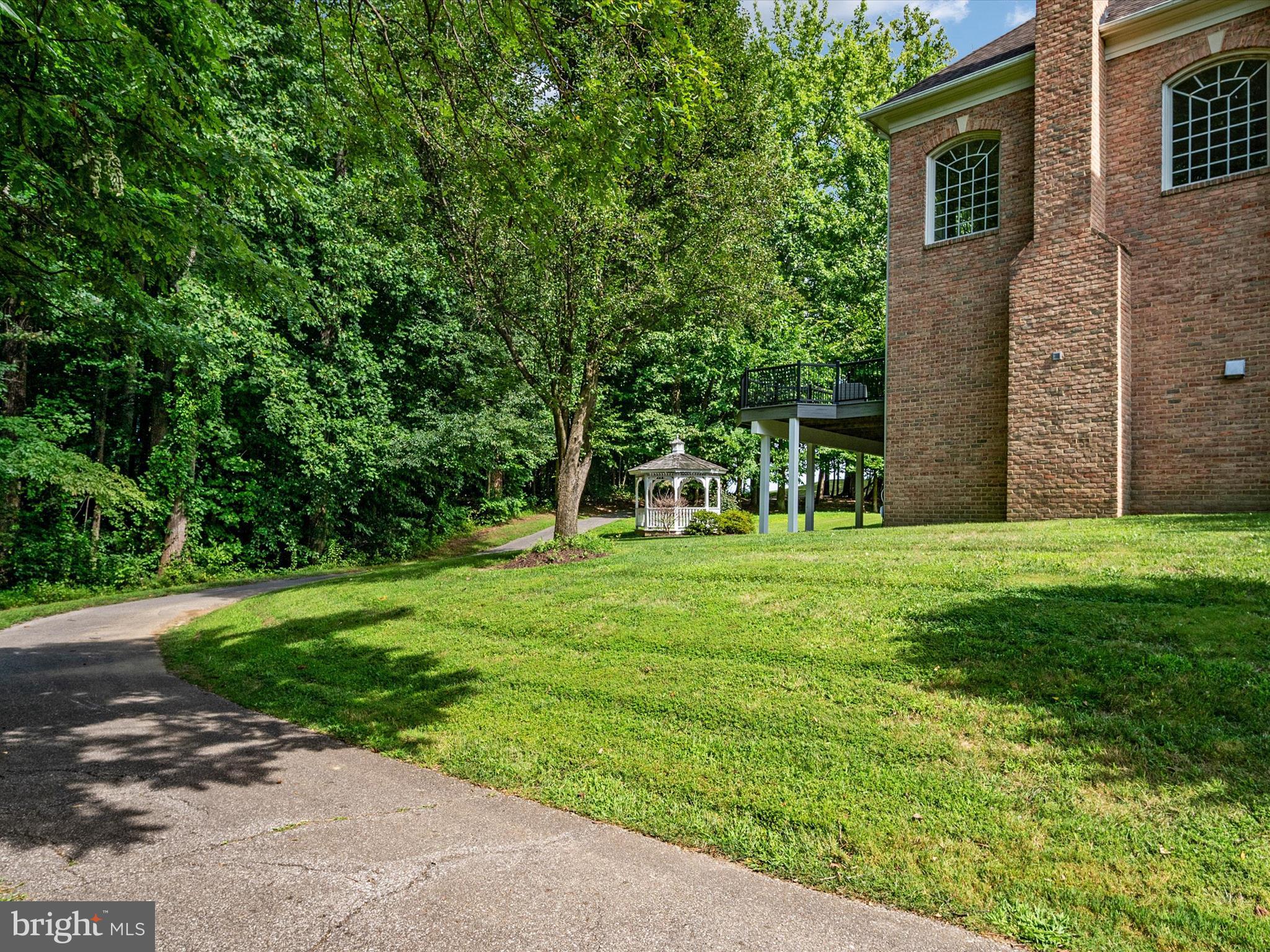 90 COLONY CROSSING