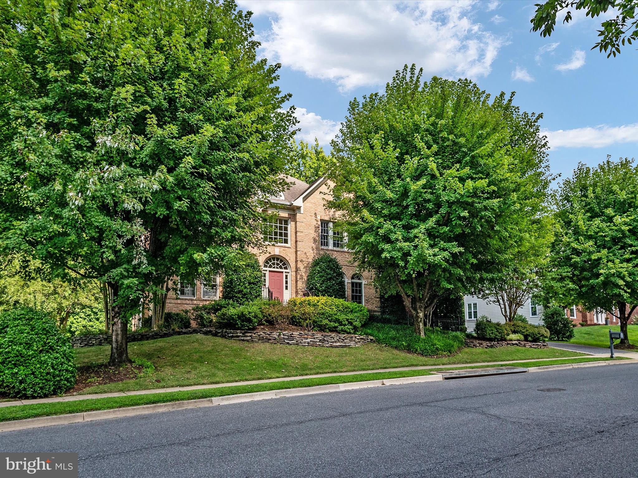 90 COLONY CROSSING