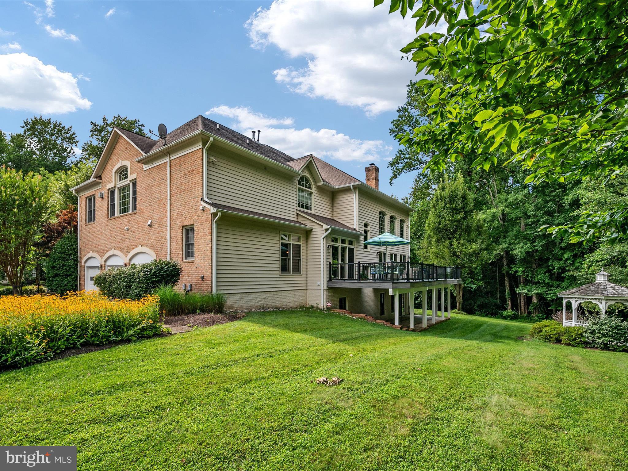 90 COLONY CROSSING