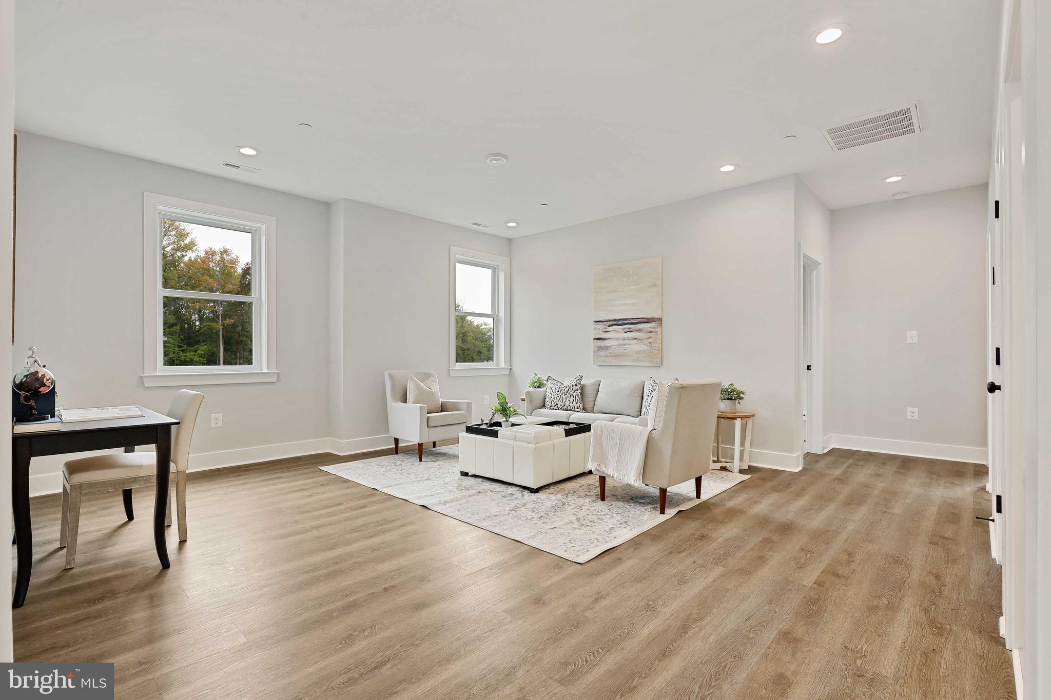 1303 DARK HORSE COURT