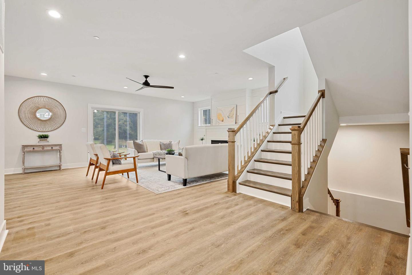 1303 DARK HORSE COURT