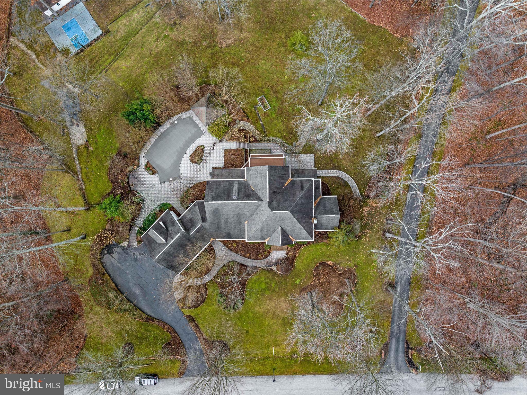 3528 Old Trail ROAD