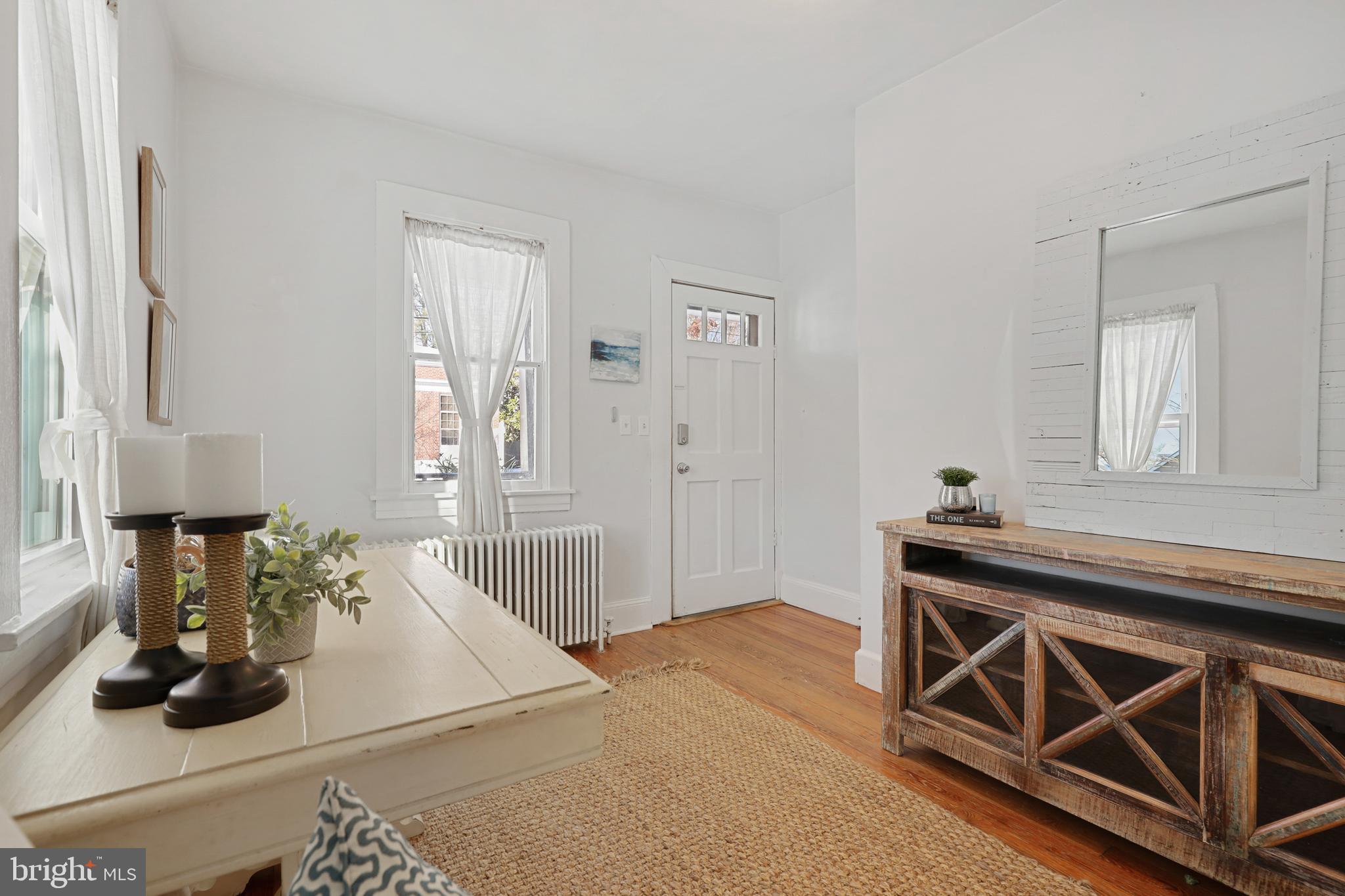 10 Locust Ave