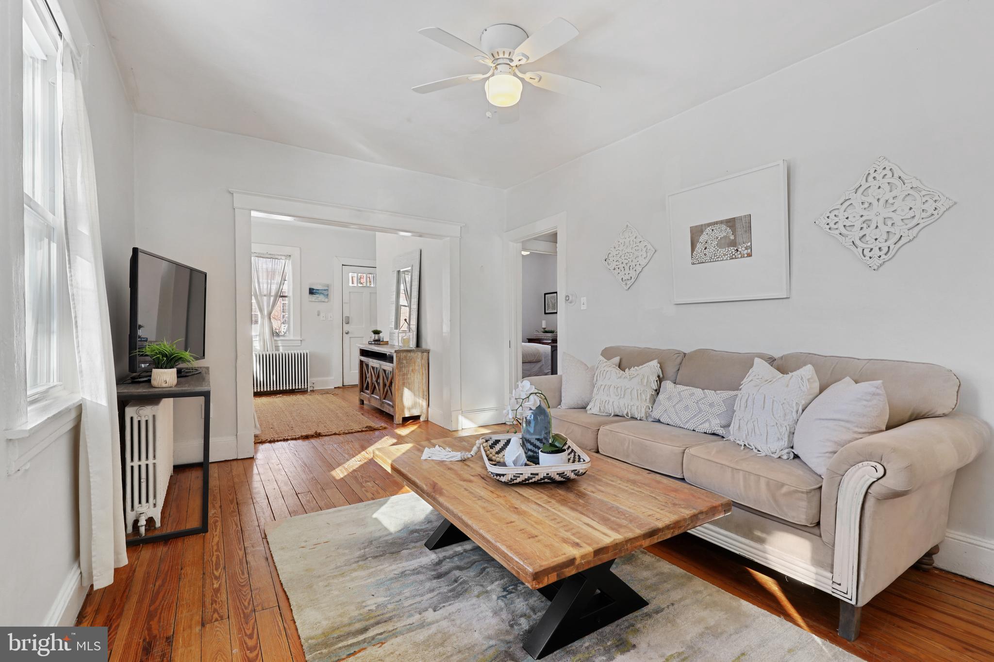 10 Locust Ave