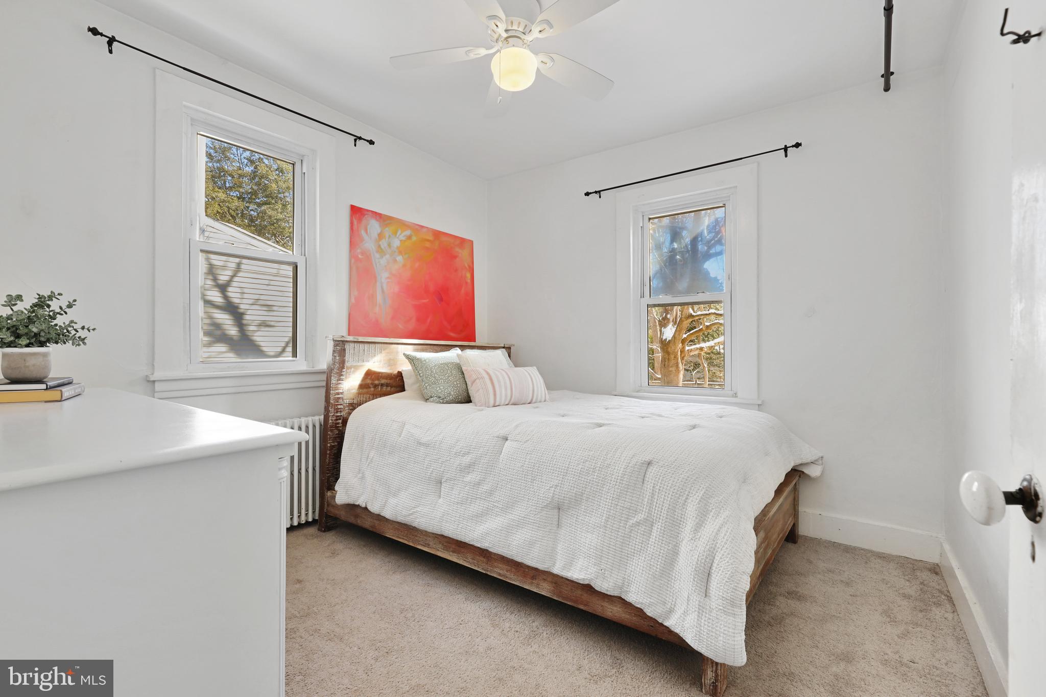 10 Locust Ave