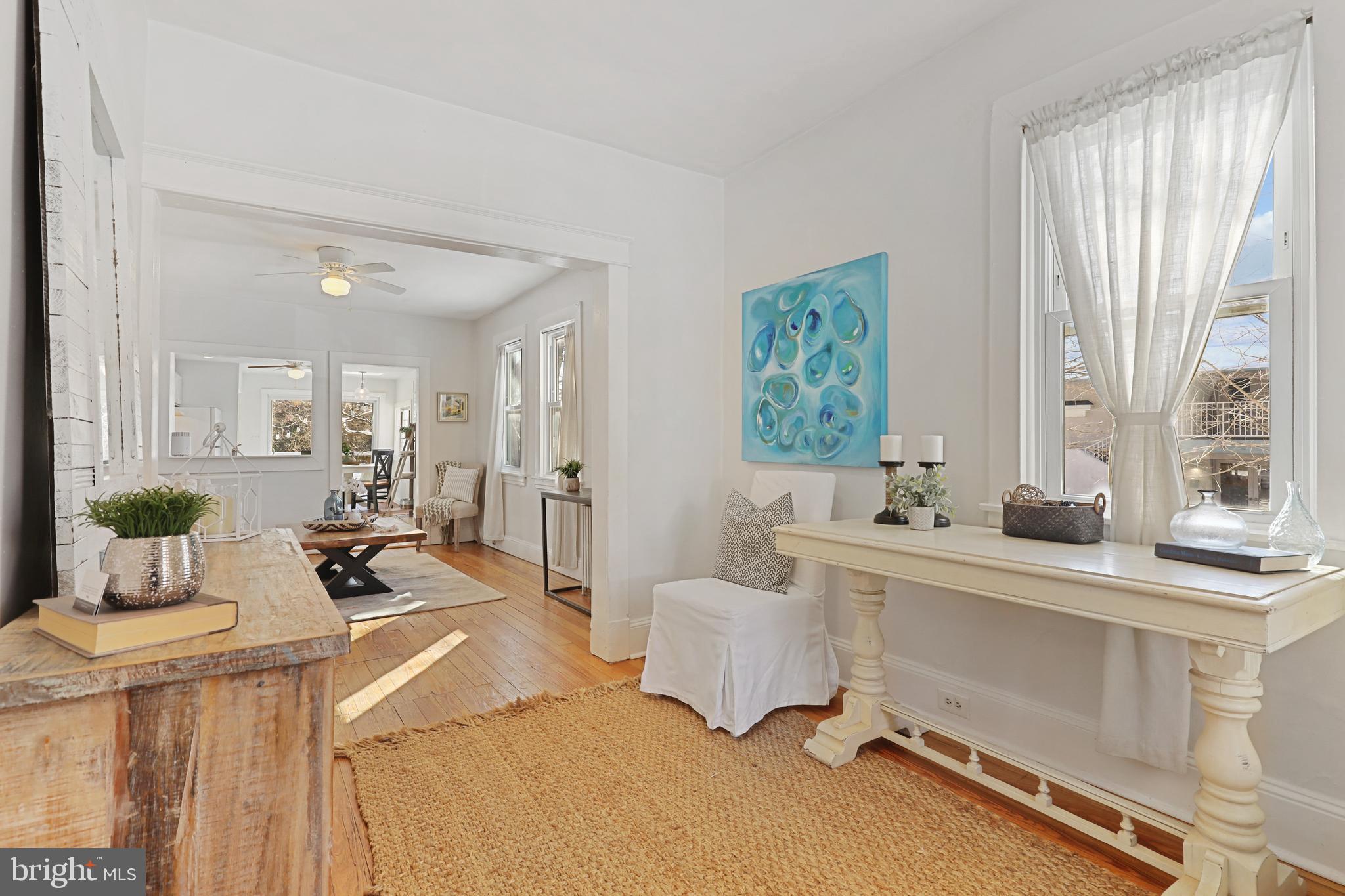 10 Locust Ave