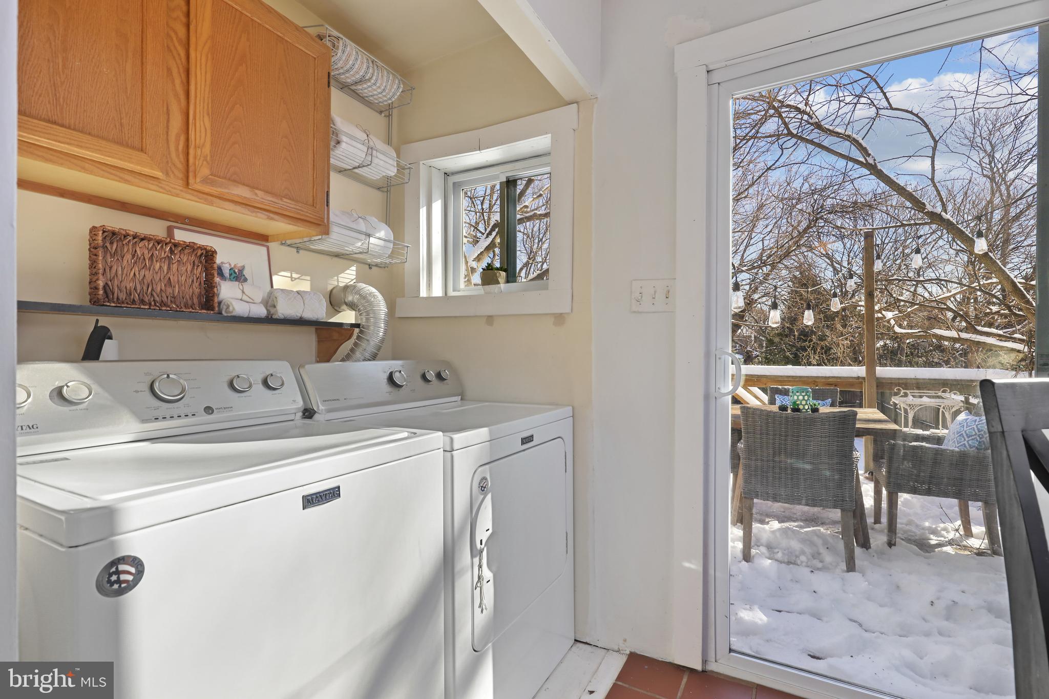 10 Locust Ave
