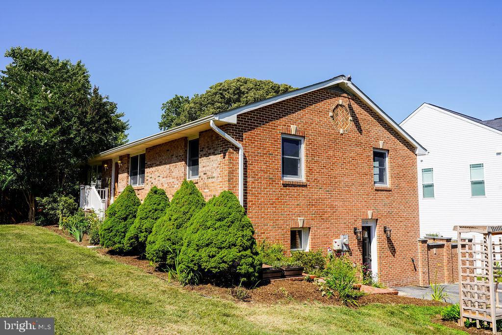 1132 Skyway Dr